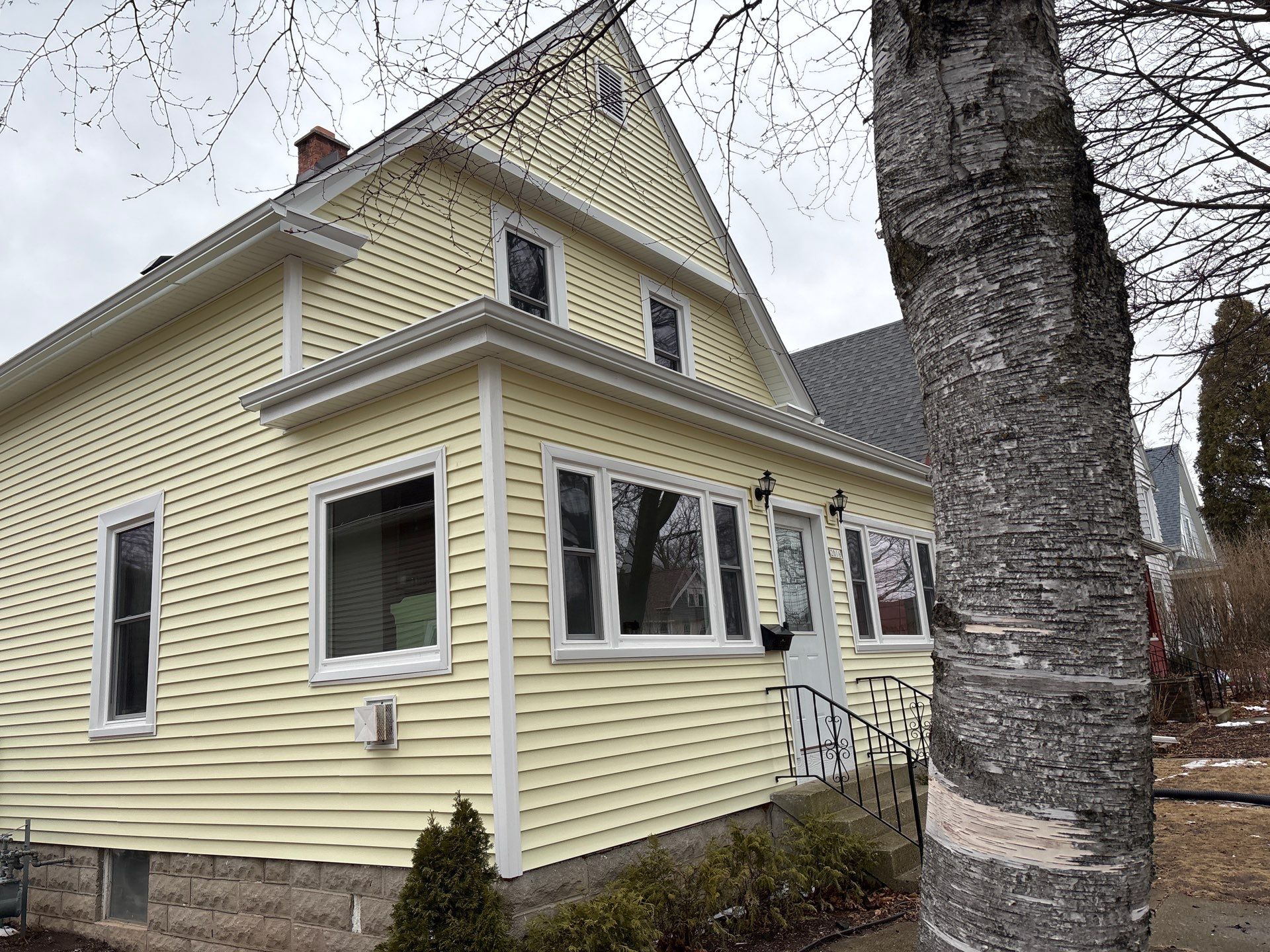 Sunshine siding install !  by Gellings Roofing & Siding