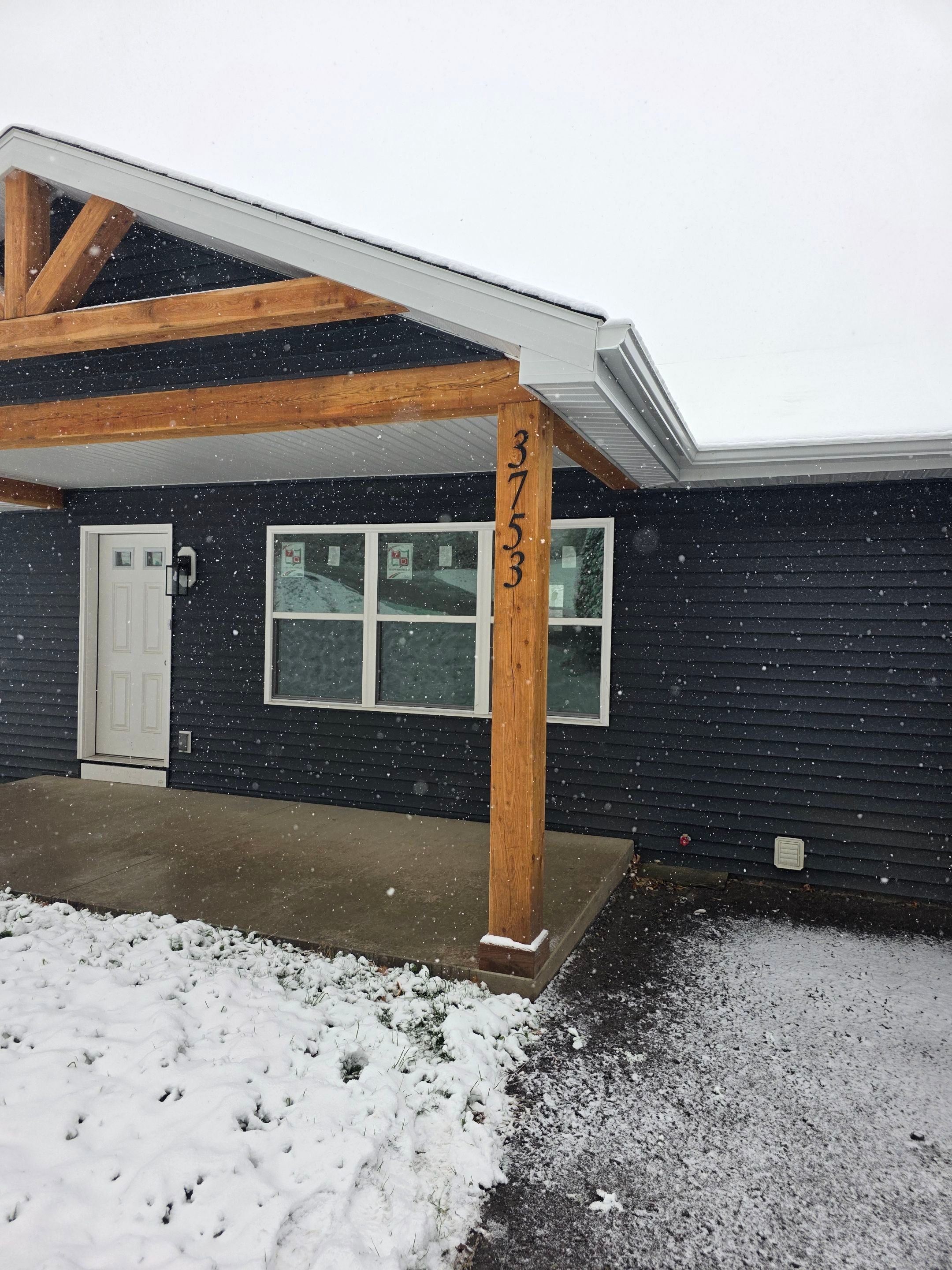 Modular with a attached garage by Horst Custom Homes 