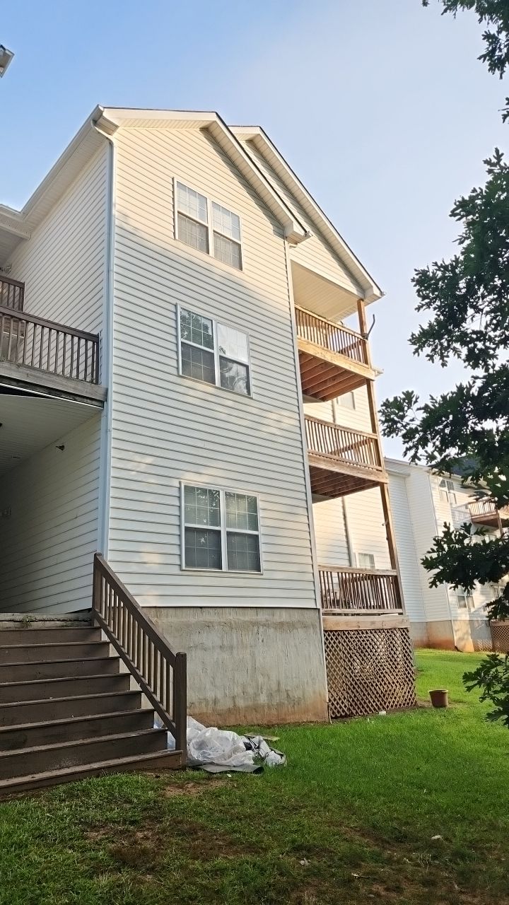 Appartment cleaning by Power Wash Masters LLC