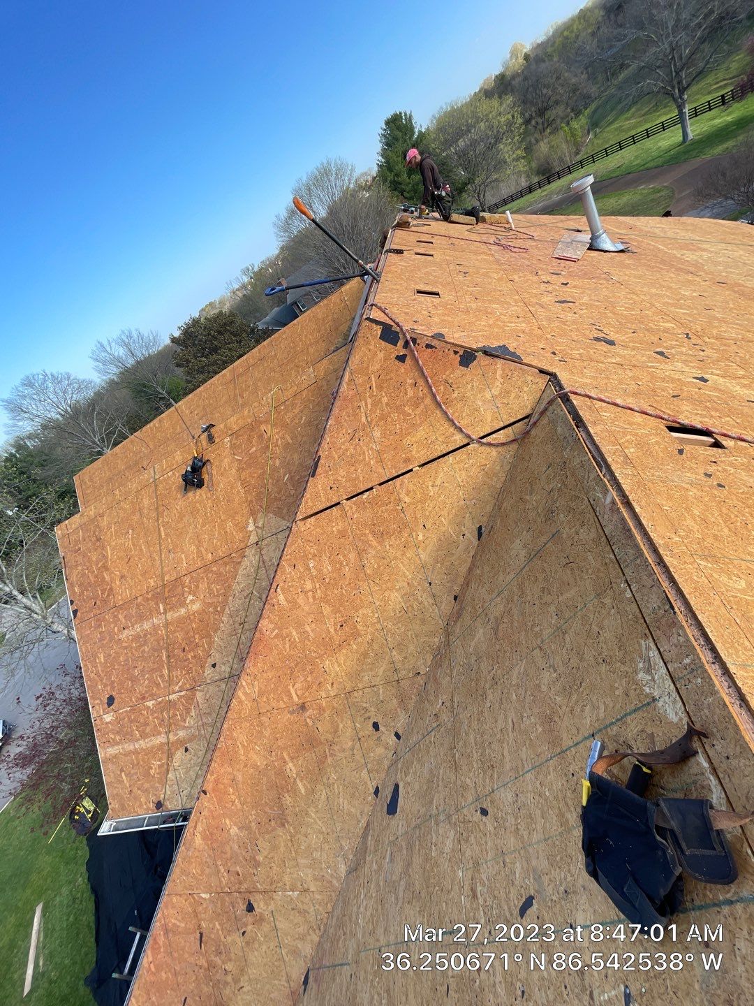 Owens Corning Duration in Teak by Undersun Roofing
