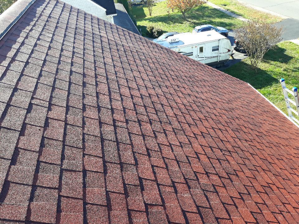 Woodbridge: CertainTeed Landmark Designer Shingles in Cottage Red by RM Banning, Inc.