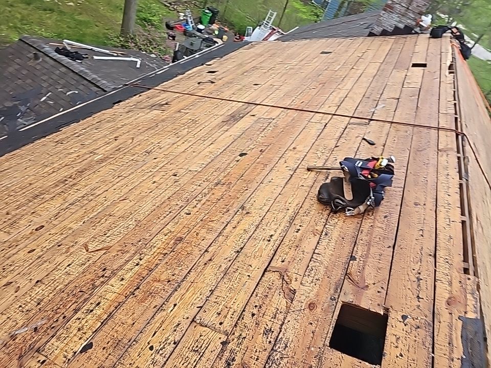 ATLAS PINNACLE COLOR: HEARTHSTONE DRIP EDGE: WHITE by Eagle Eye Roofing