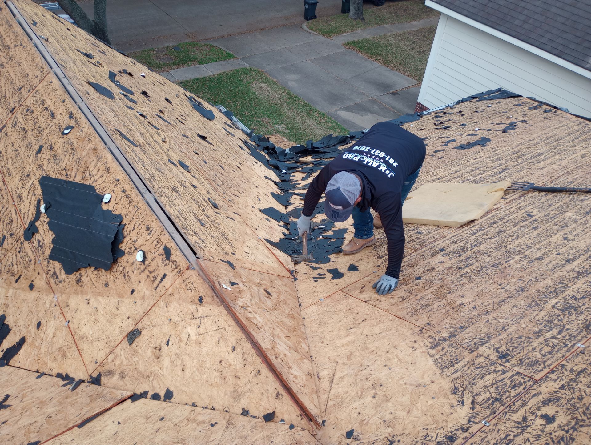 Residential Roofing Installation using Owen's Corning Duration (Lifetime) Shingles by Roof Repair Company