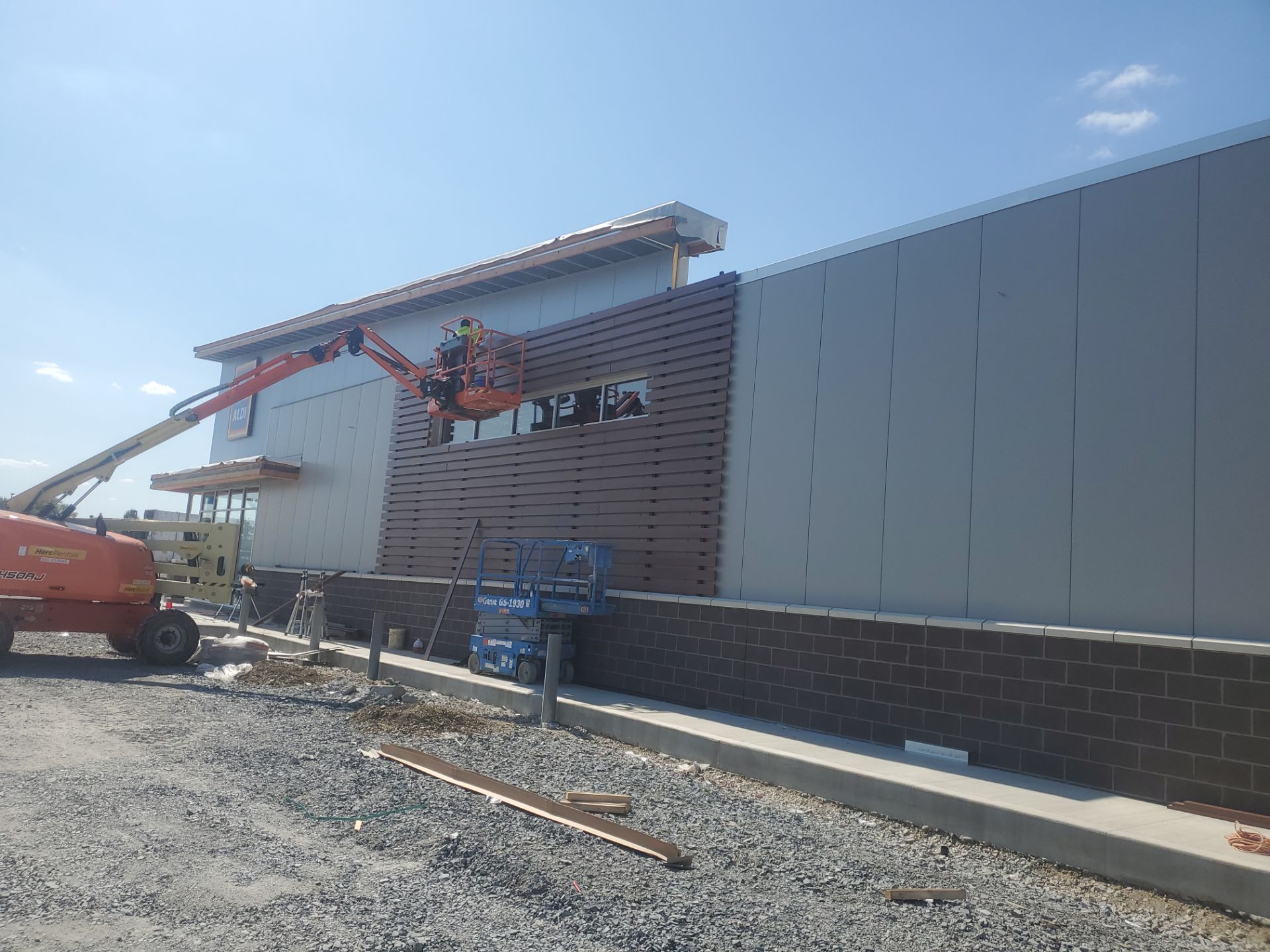 Aldi London - New Construction  by Nitro Roofing and Construction