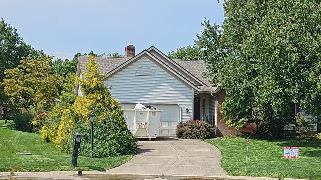 ATLAS PINNACLE COLOR: WEATHERED SHADOW by Eagle Eye Roofing