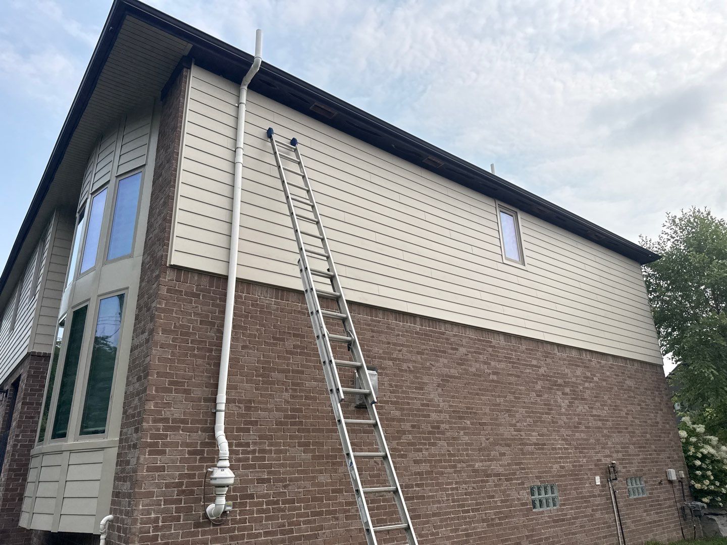 Siding Replacement using Alside S7 Cedar Mill Grain Composite by 180 Contractors