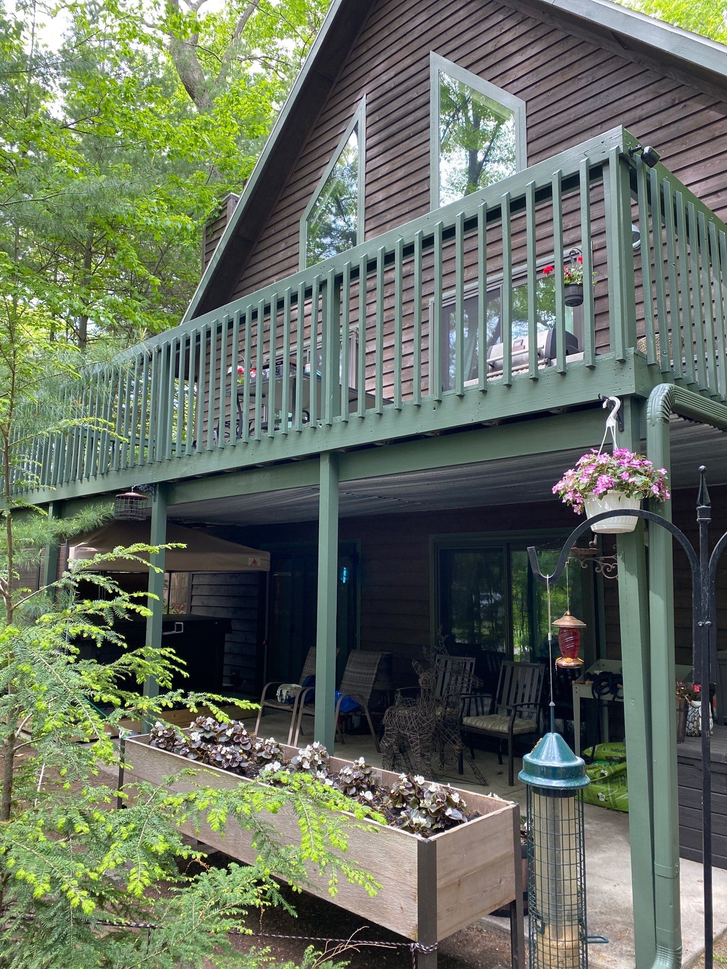 Stained deck and Pressure wash by Gordon Painting