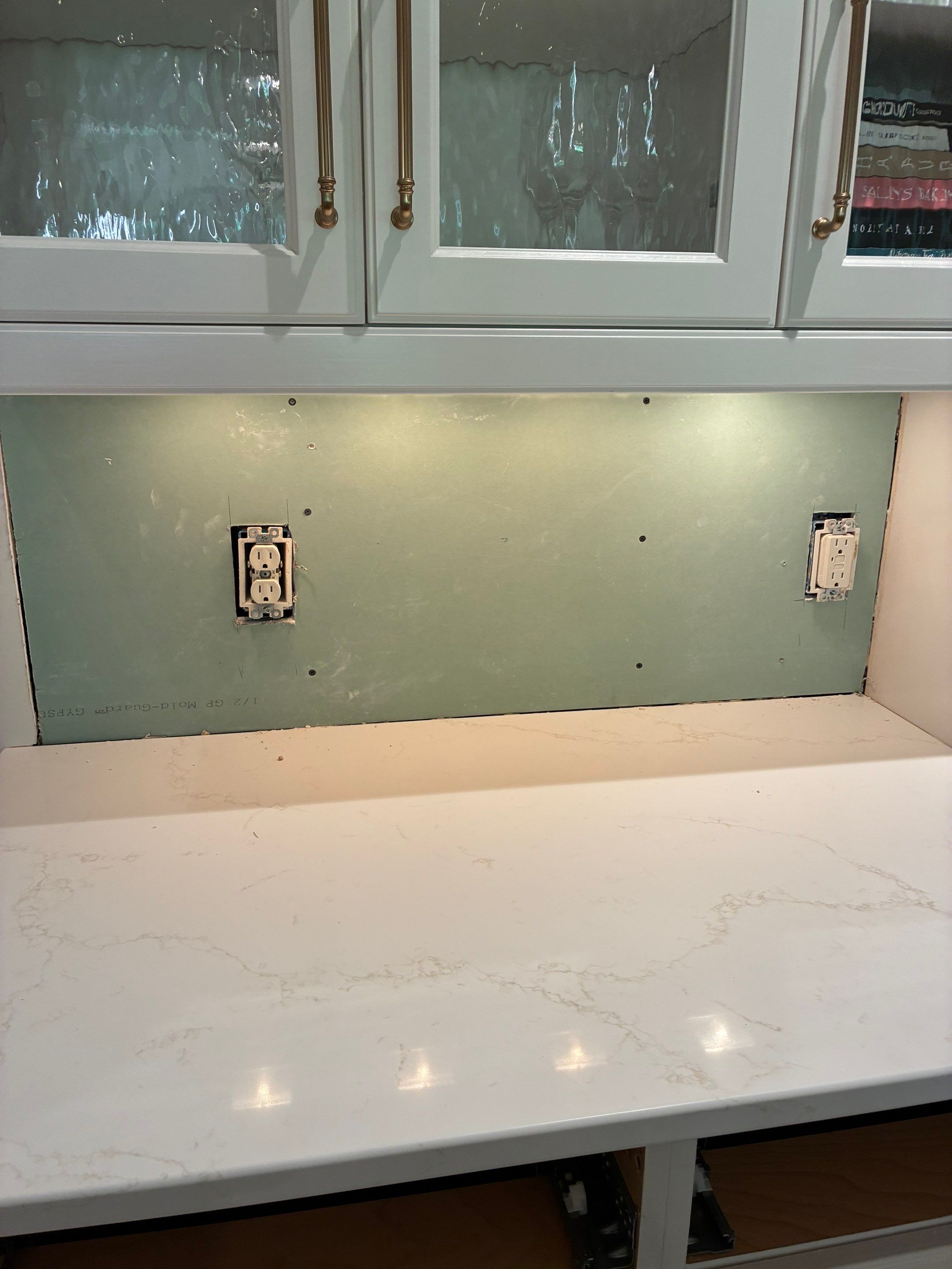 Brentwood Backsplash by Footprints Floors of Nashville
