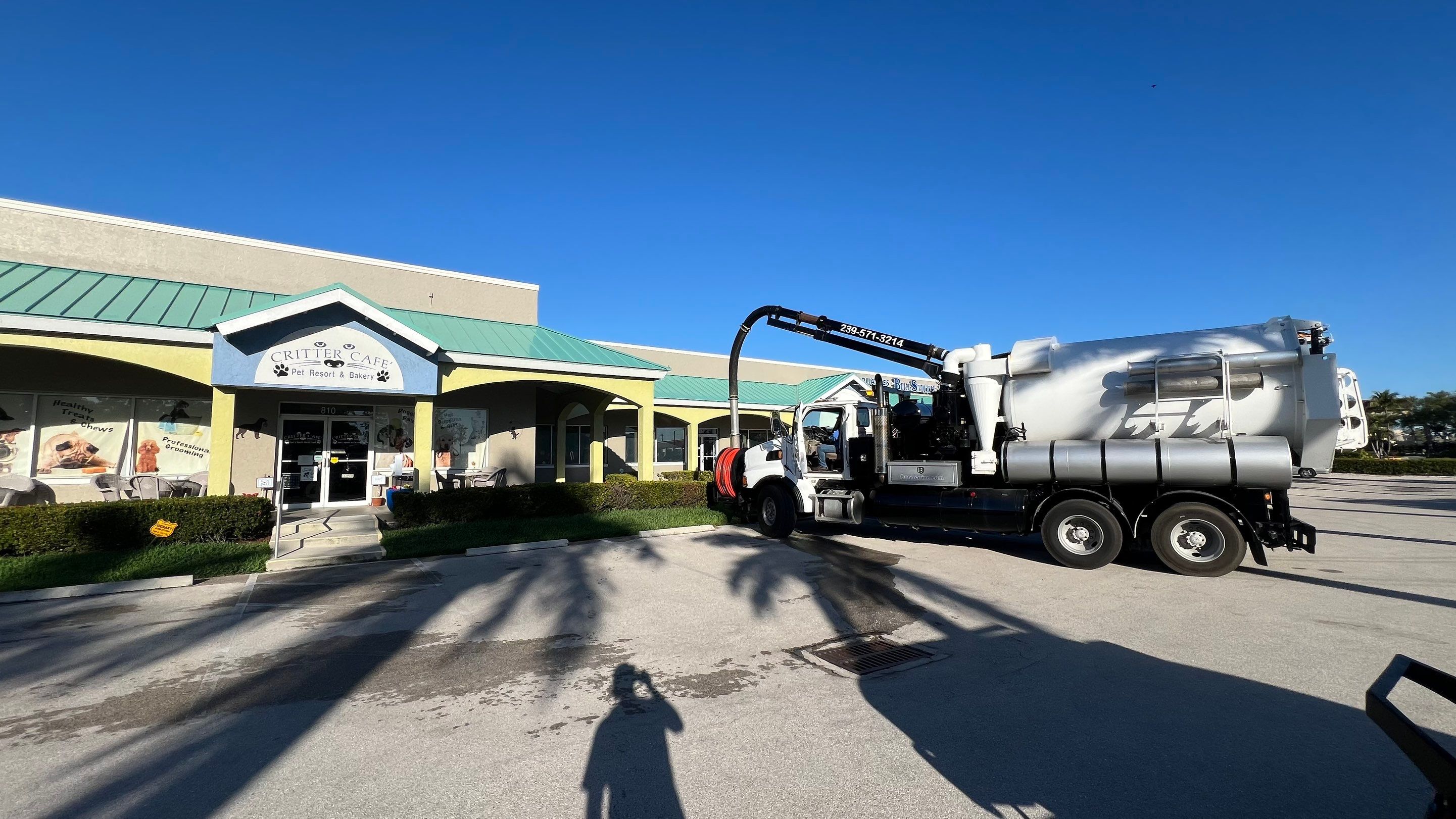 Stromwater System Maintenance at Bill Smith Appliances / Critter Cafe Marco Island Catch Basin by Don Mar, Inc. Storm Water Solutions
