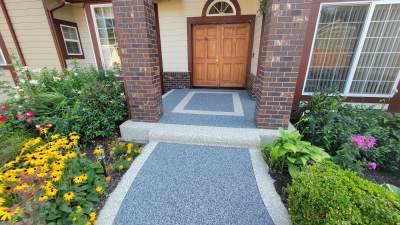 Elegant Walkway and Patio in Palazzo and Santorini Vuba Stone 