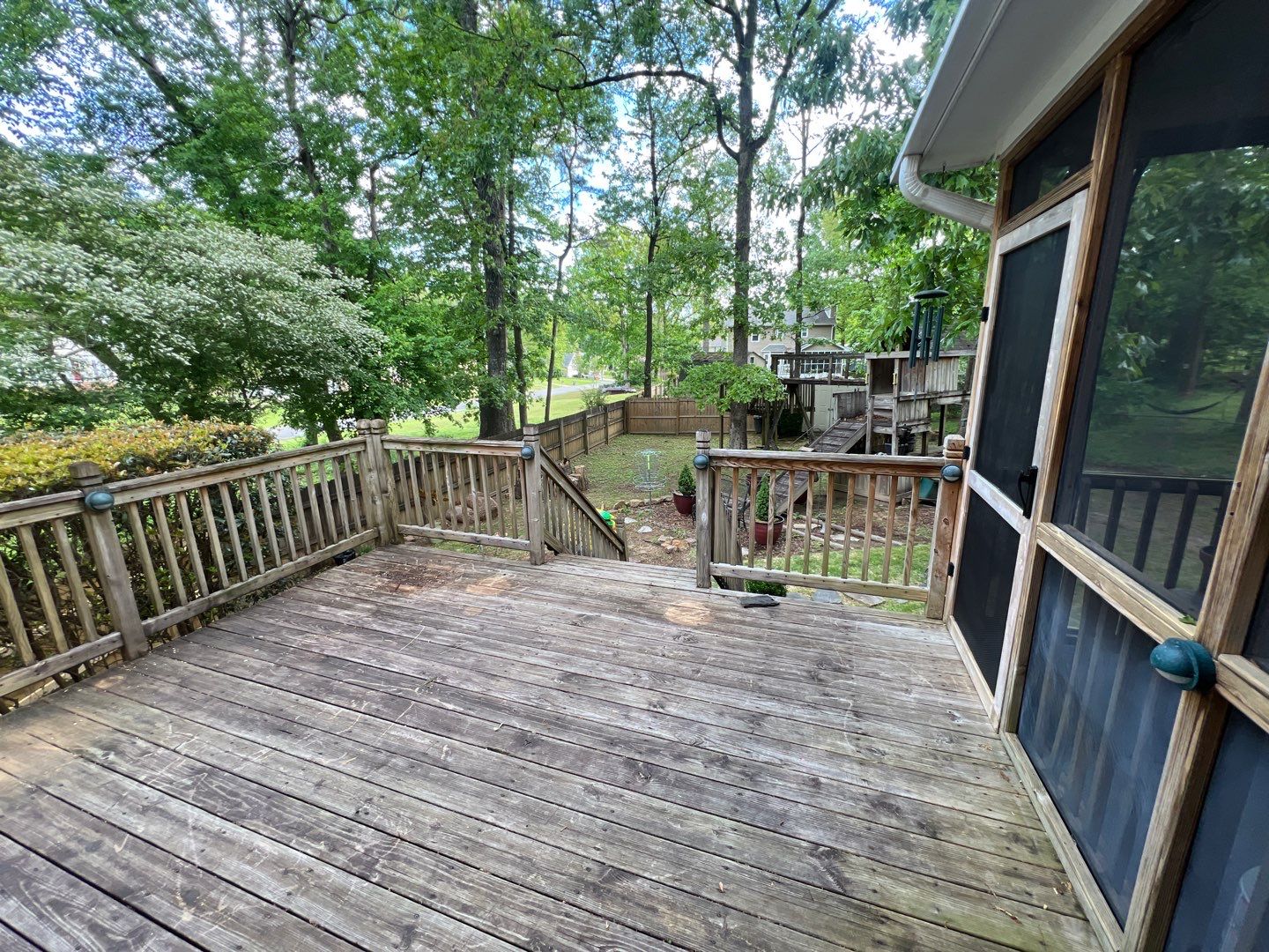 Oak Leaf Circle - Deck Installation  by Pillar and Pine