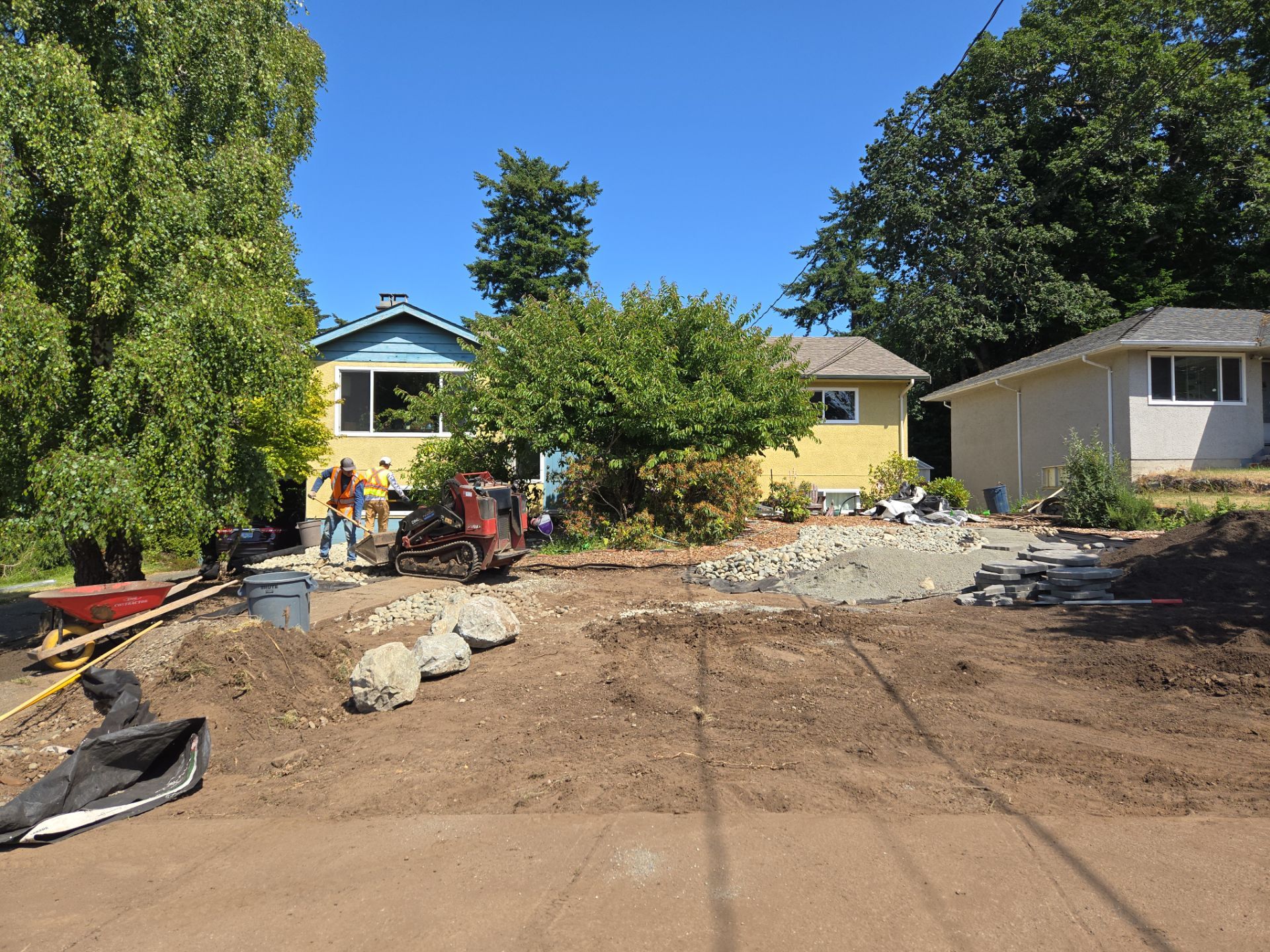 Front Yard Ecological Conversion – A West Coast-Inspired Low-Maintenance Oasis by Habanero Garden and Exterior Care