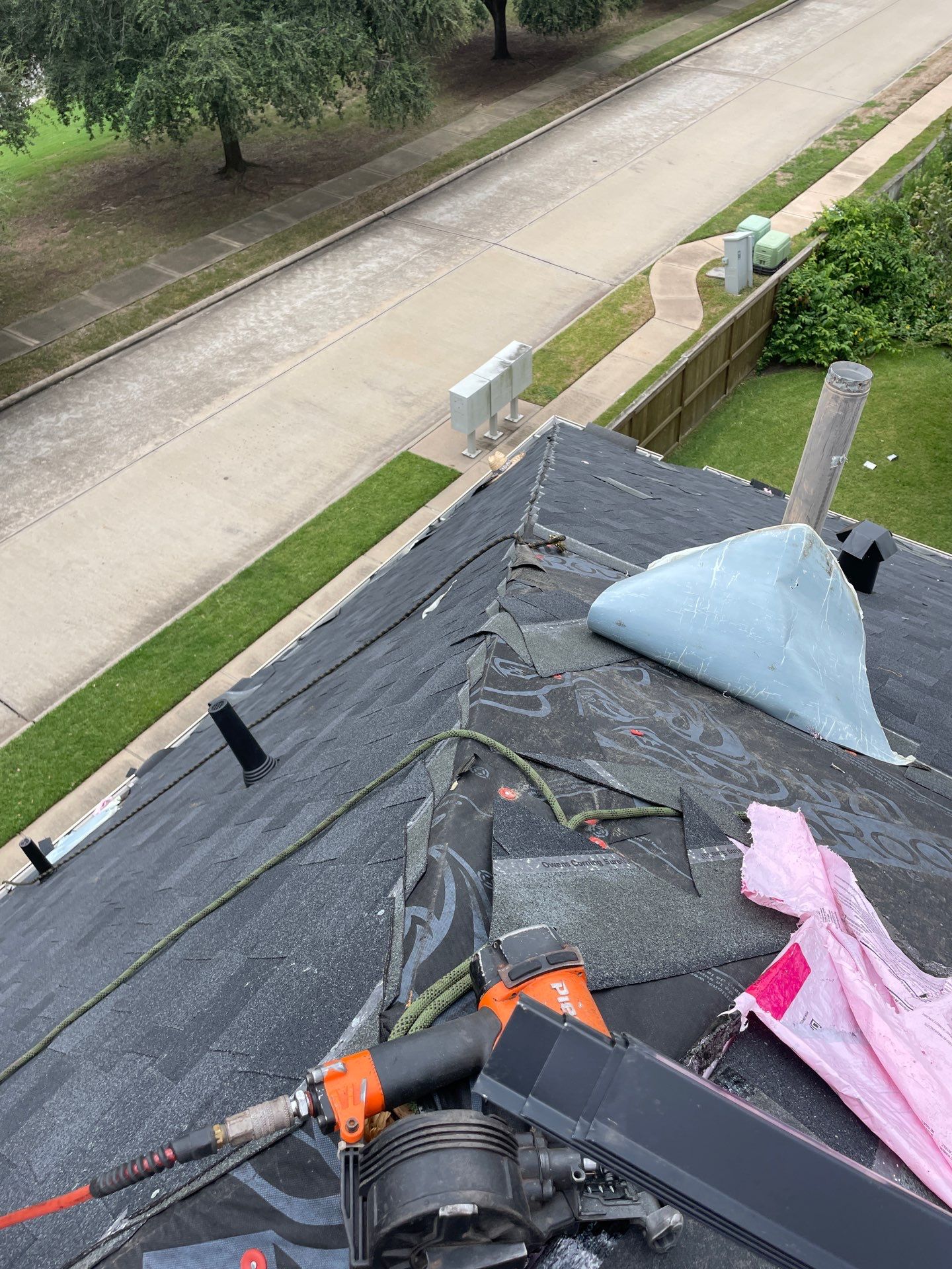 Residential Roofing Installation using Owen's Corning Duration (Lifetime) Shingles by Roof Repair Company