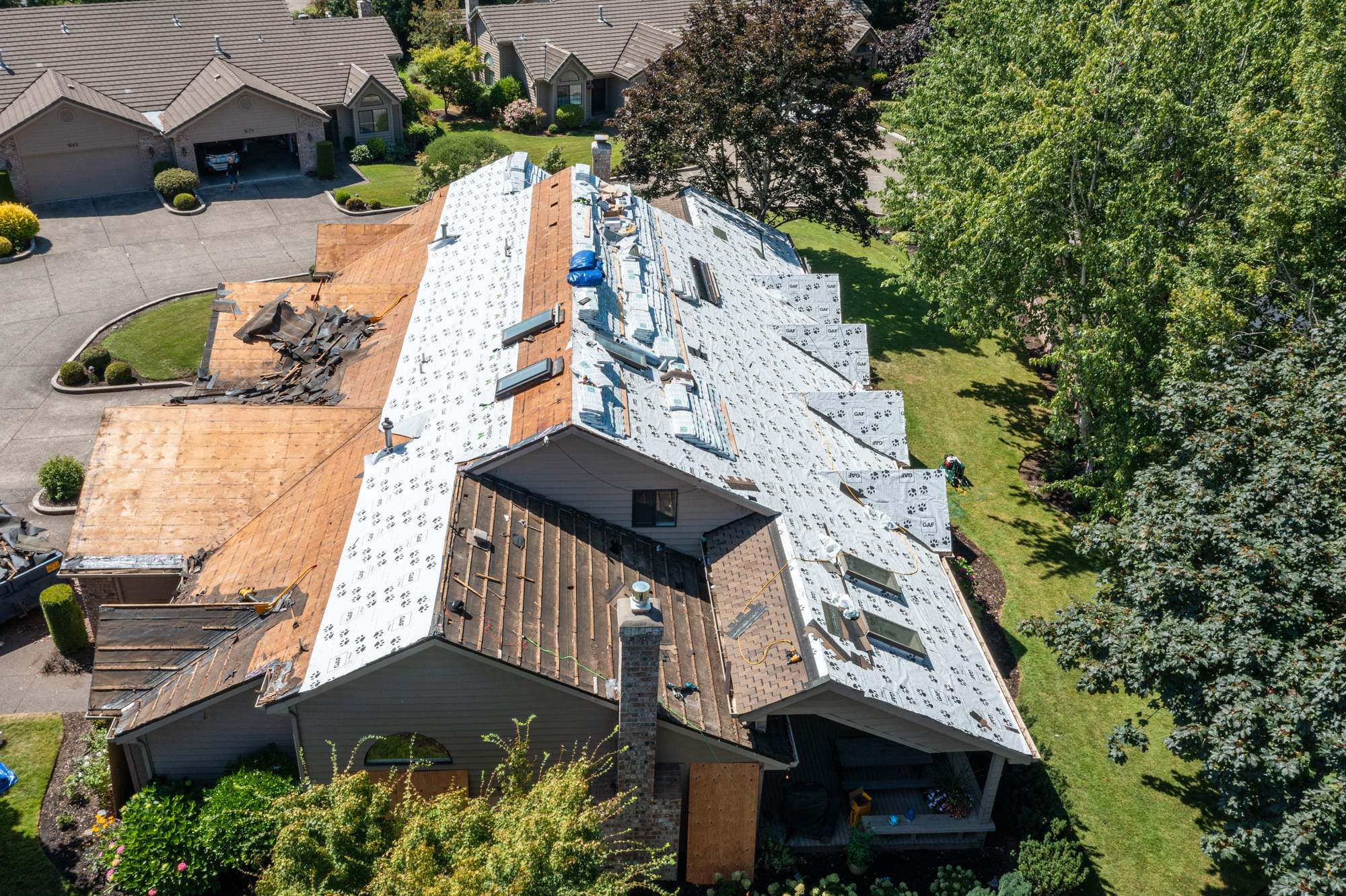 Large HOA Reroof project by Hawthorne General Construction