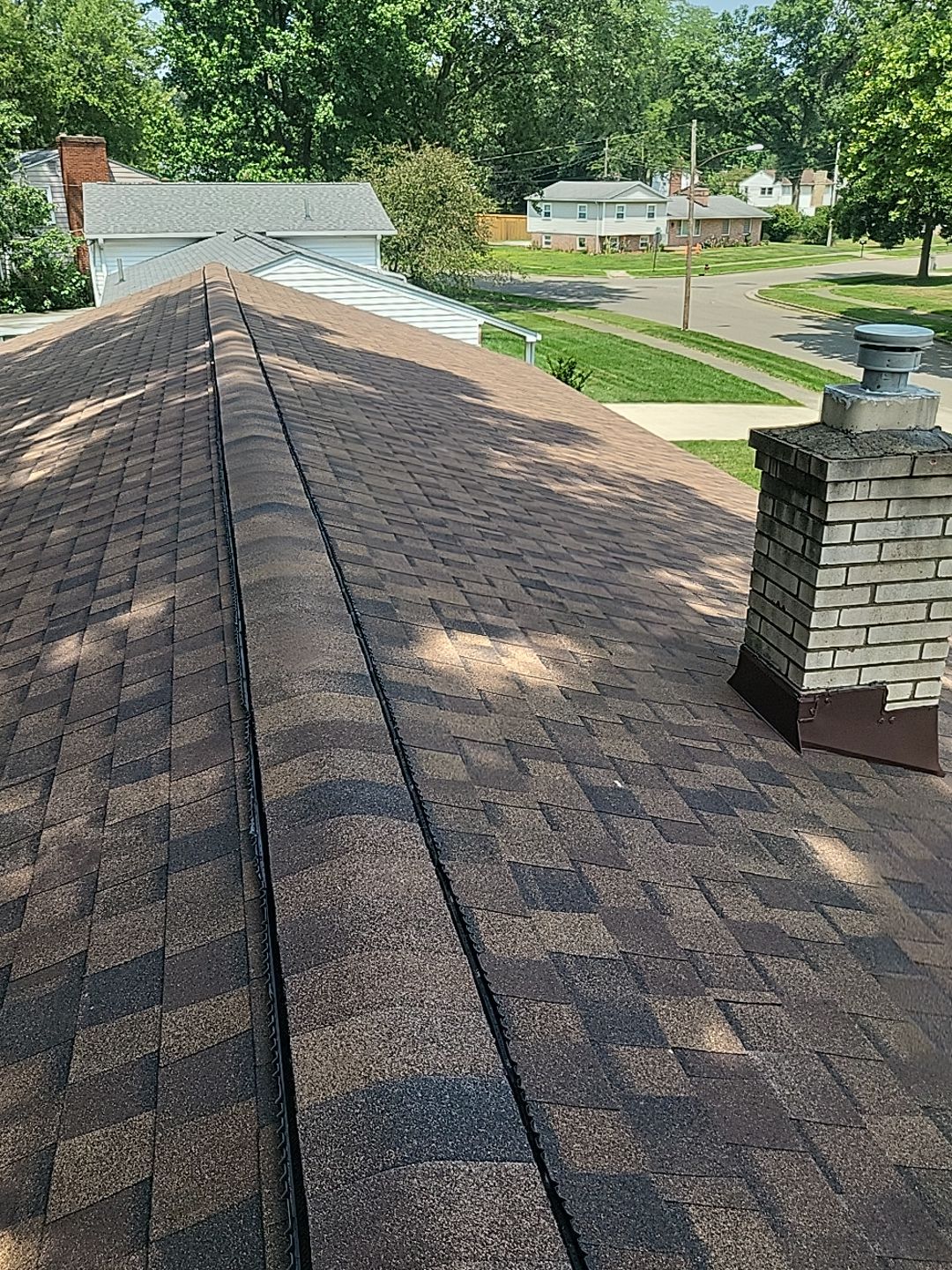 ATLAS PINNACLE COLOR: BURNT HICKORY by Eagle Eye Roofing