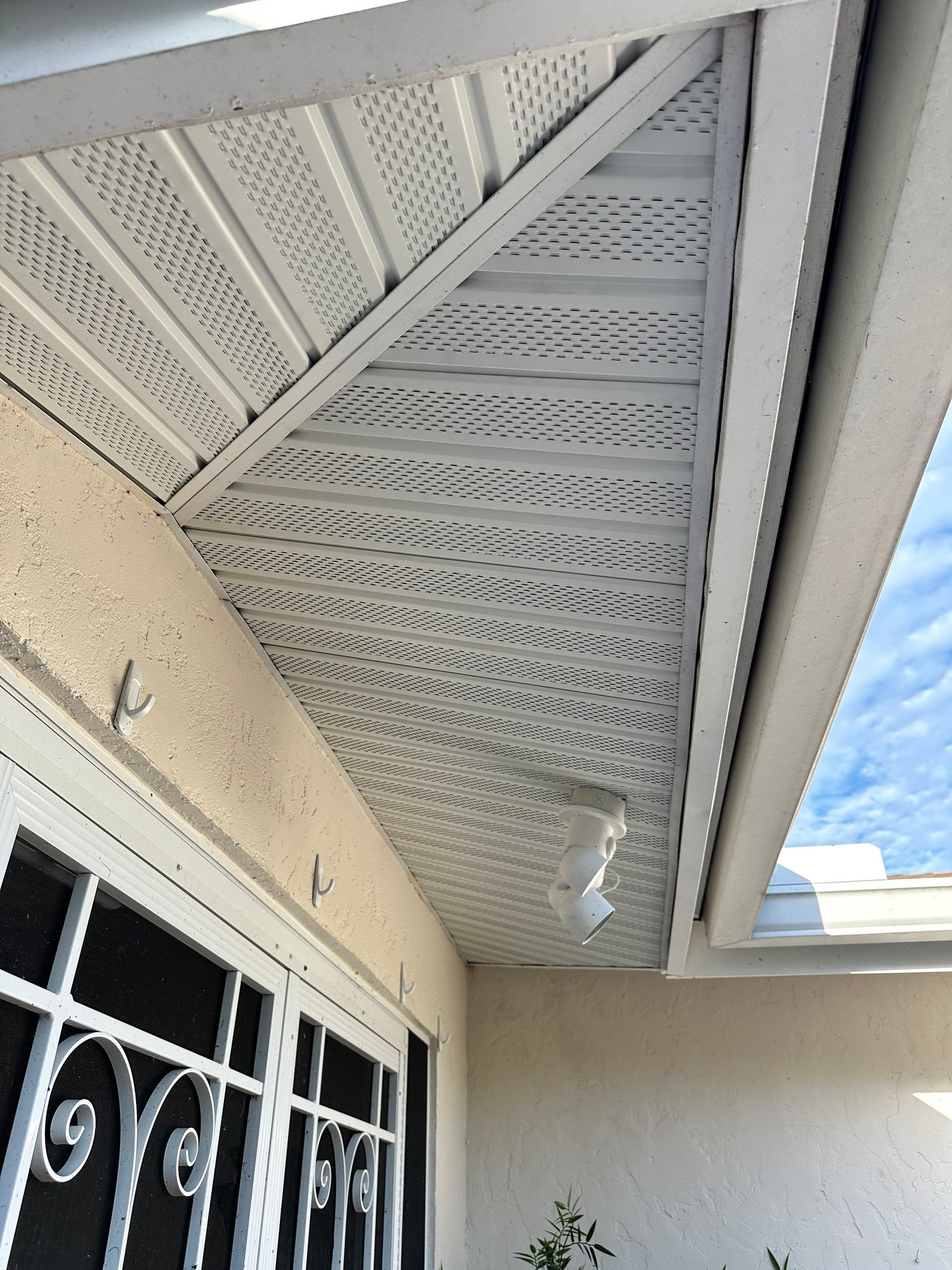 Soffit and Fascia Installation in Sarasota FL by Gutter Professors