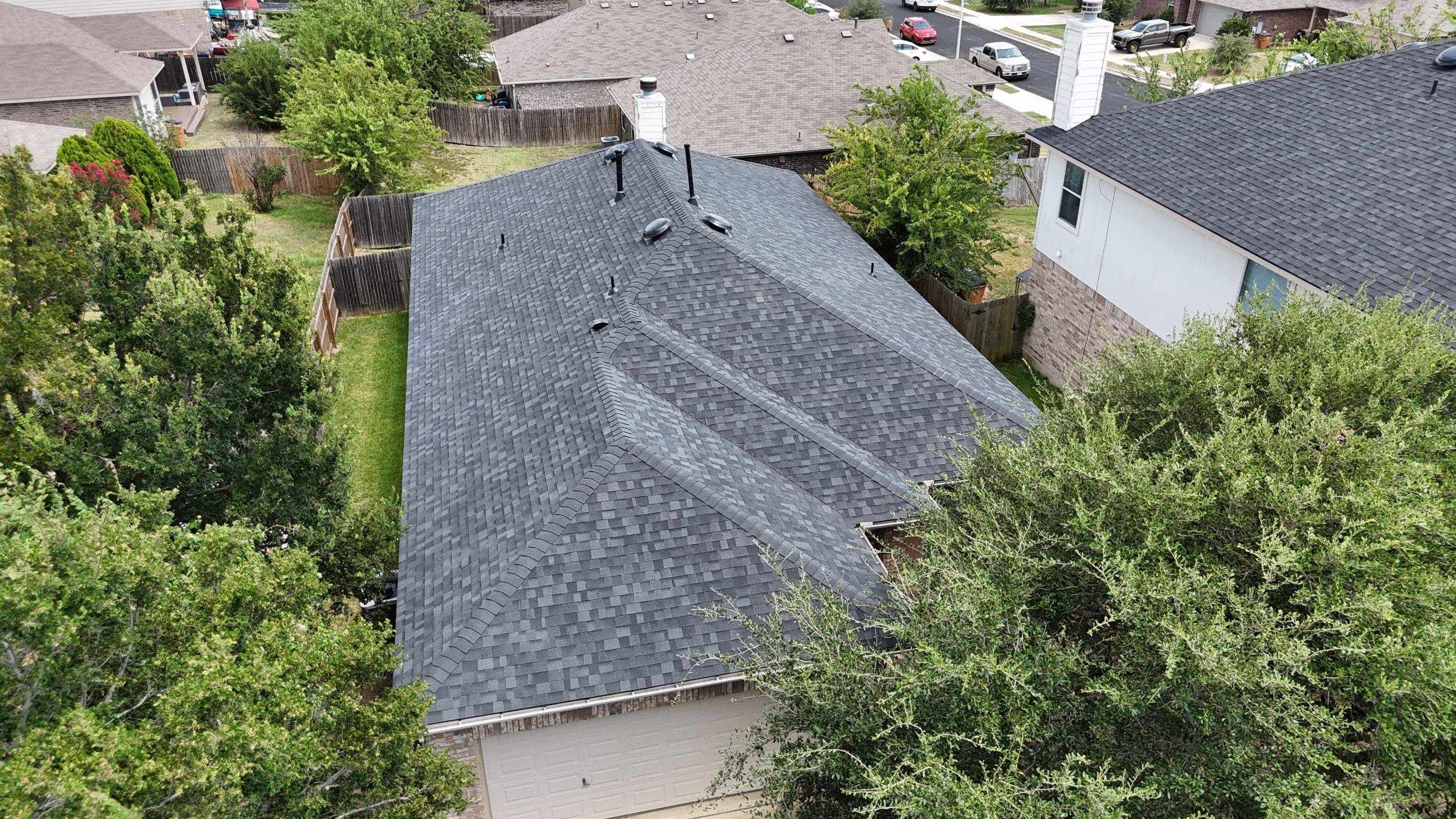 Onyx Black - Owens Corning TruDefinition Duration by RoofsOnly.com