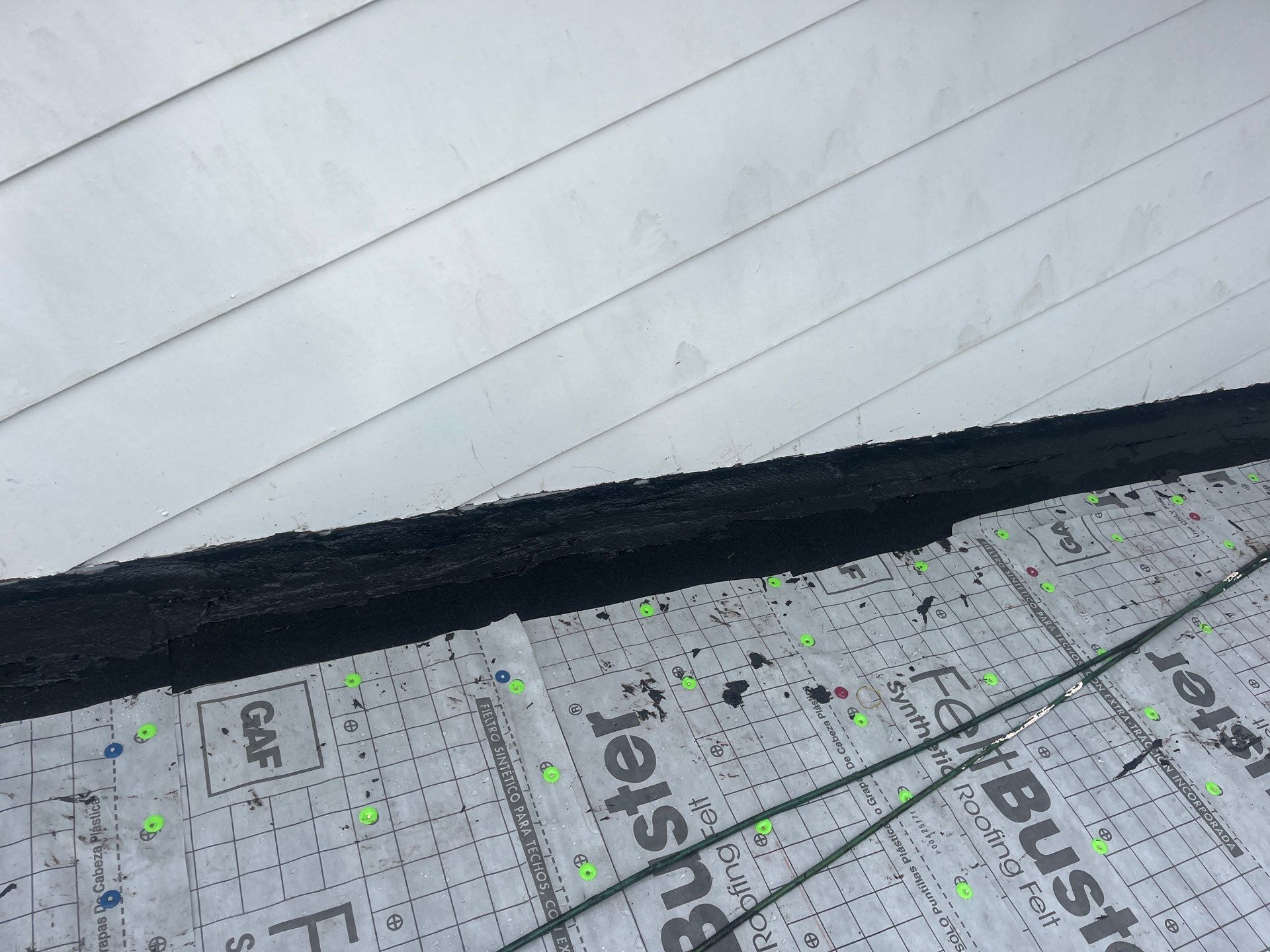 GAF Charcoal Architectural Shingle - Re-roof by Endless Summer Roofing Co.