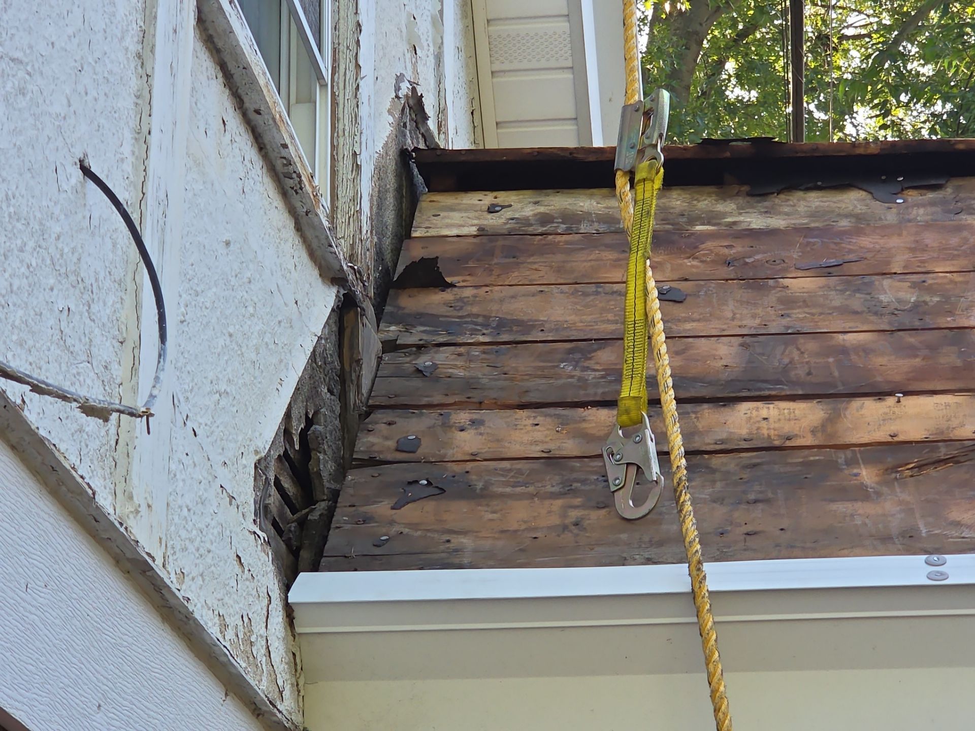 Charleston WV IKO Dynasty Roof Replacement – Premium Asphalt Shingles & Expert Installation by Mr. Roofer