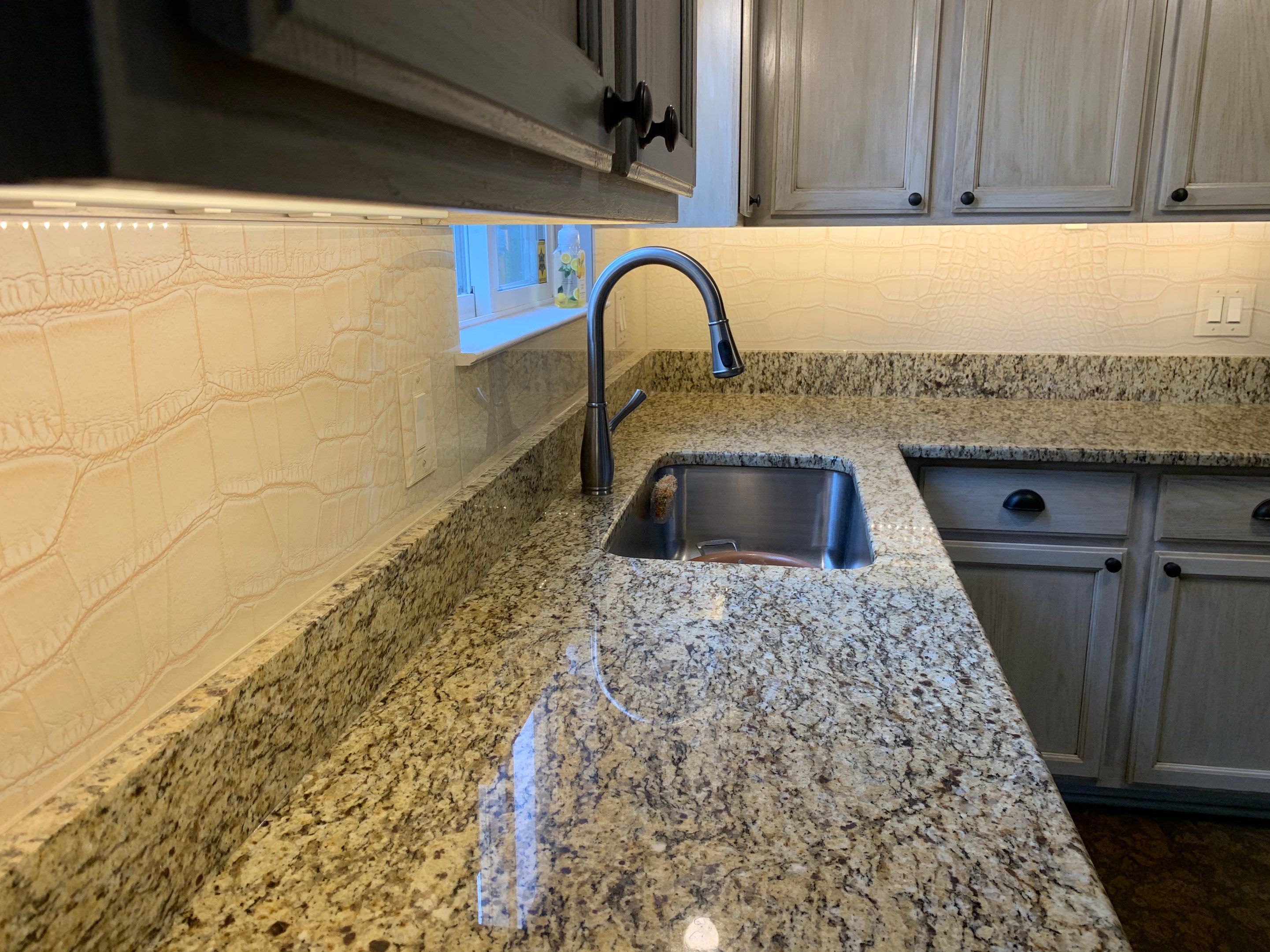 Kitchen Remodel using Rockin Croc Latte IMAGIO Solid Glass Backsplash by IMAGIO
