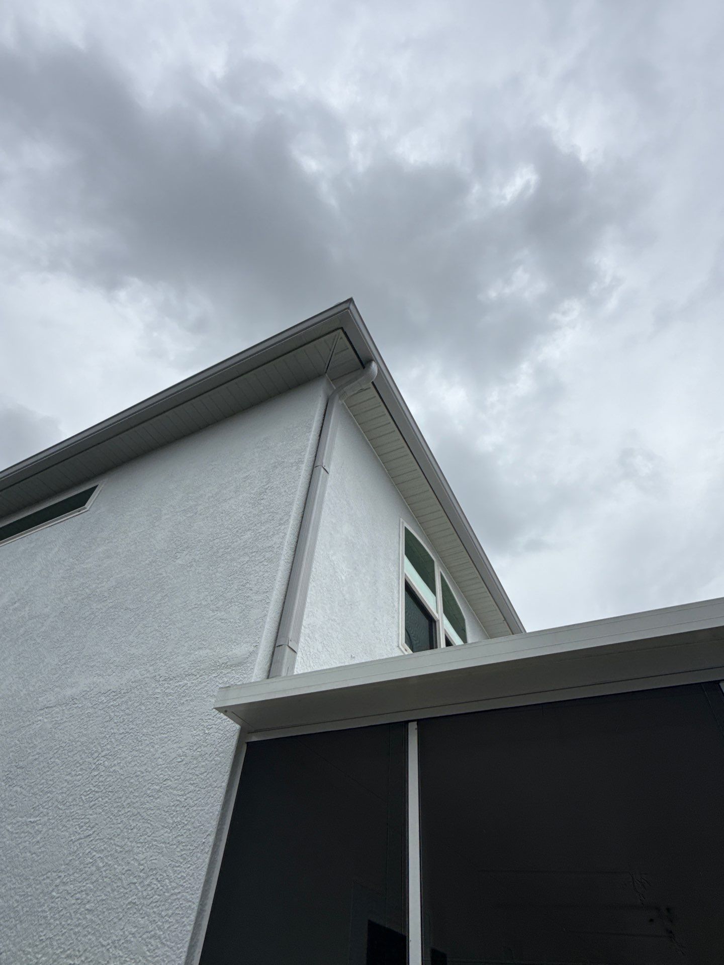 7 inch seamless gutters using Seamless Aluminum Gutters in Fort Myers, FL by Gutter Professors