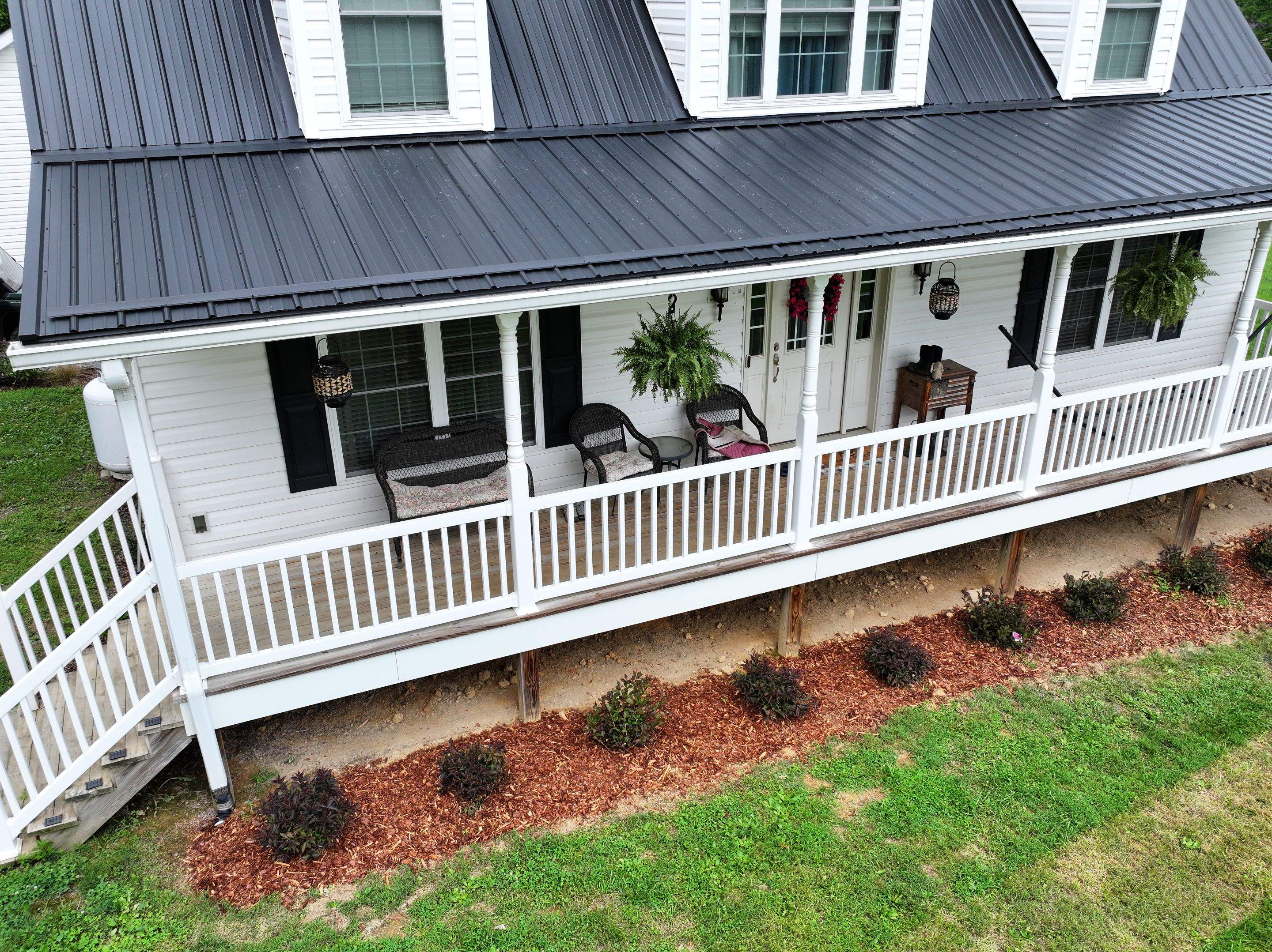 Wine Residence by Omnia Roofing