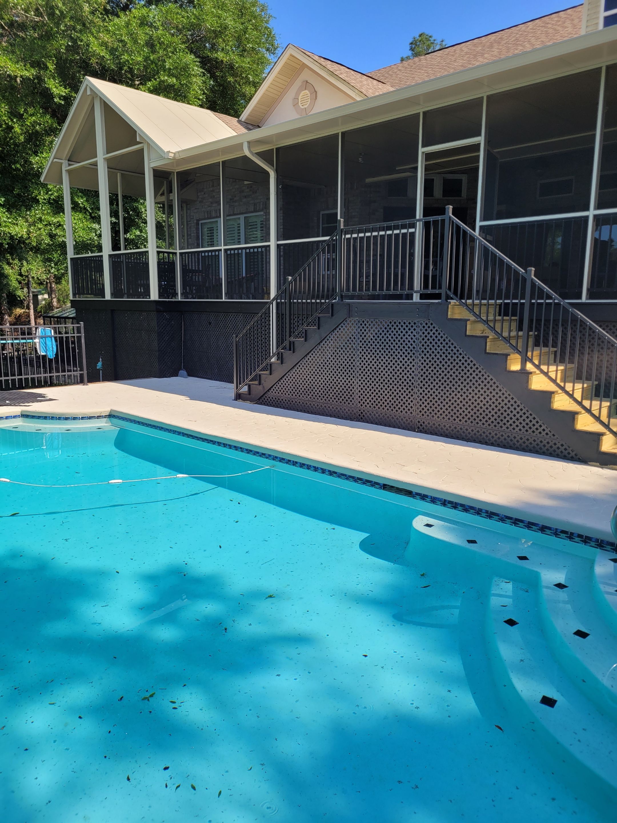 Elevated Screen Room in Crestview by Titan Sunrooms