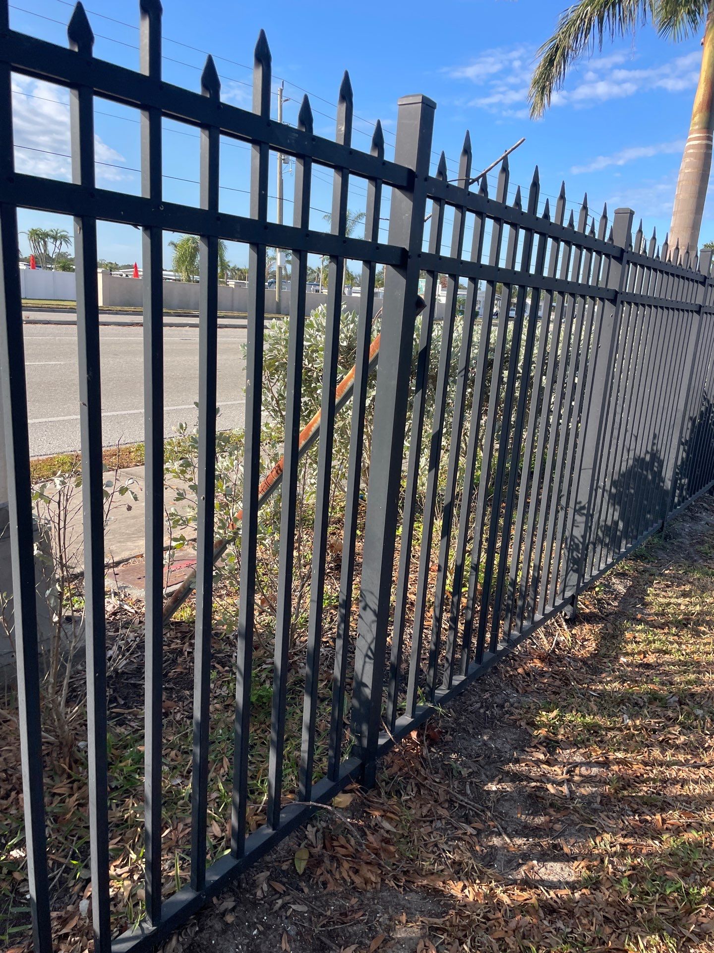 211 63rd Ave W  by H&Y Fence