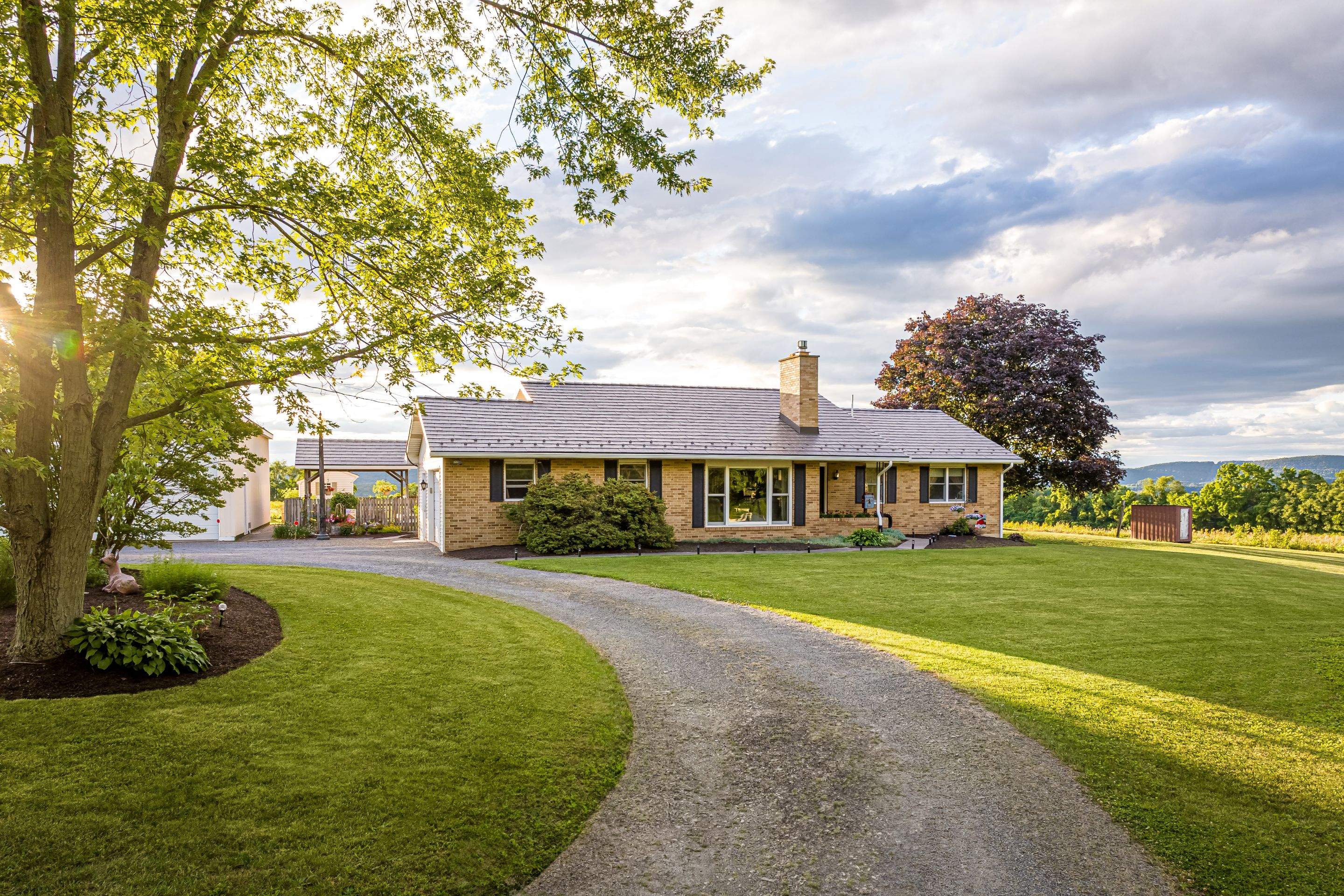 Metal roof-slate by Esh Builders
