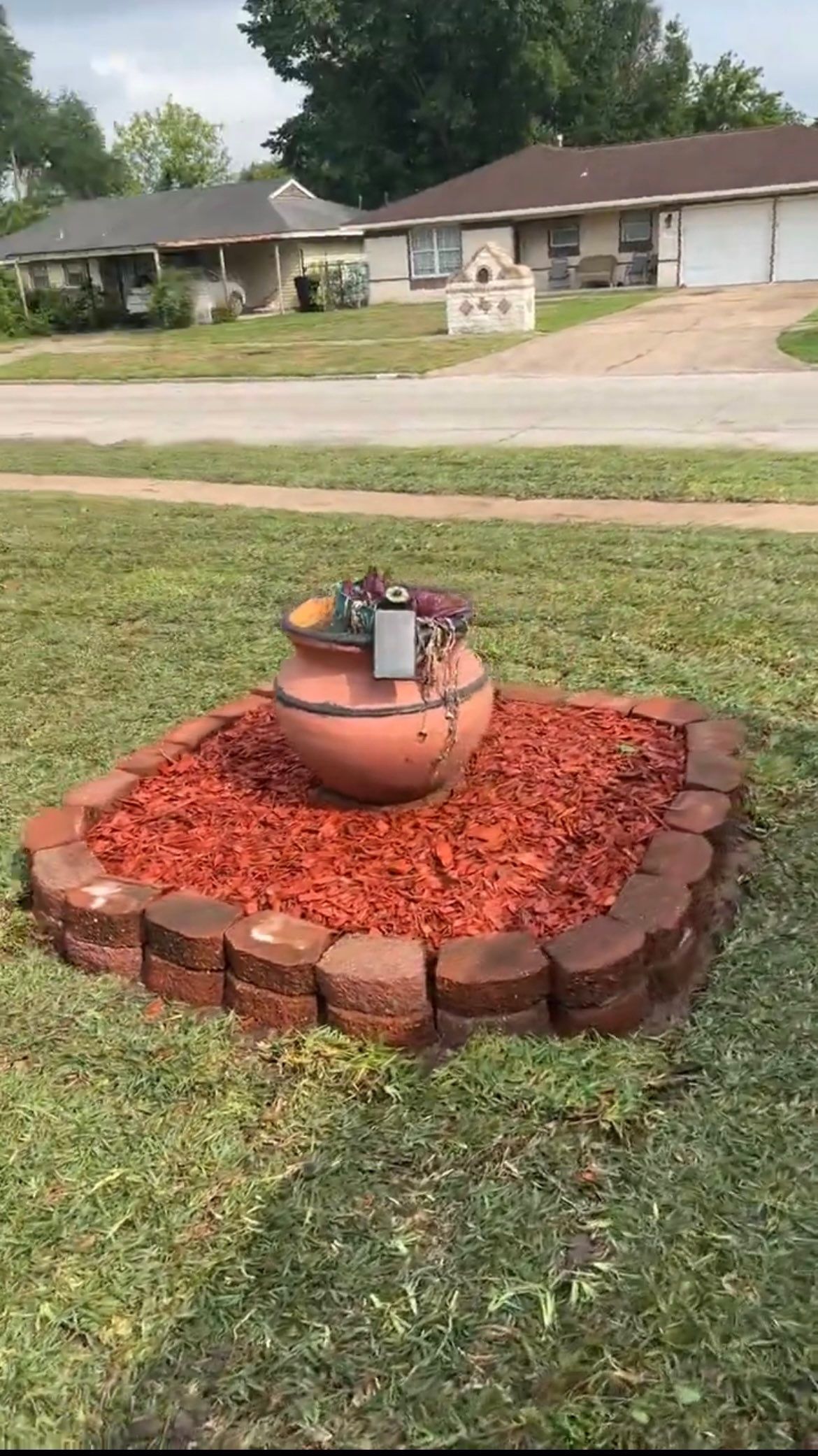 Instant Curb Appeal: Front Yard Transformation for Mr. Stanley! 🏡🌿 by Texas Urban Elements