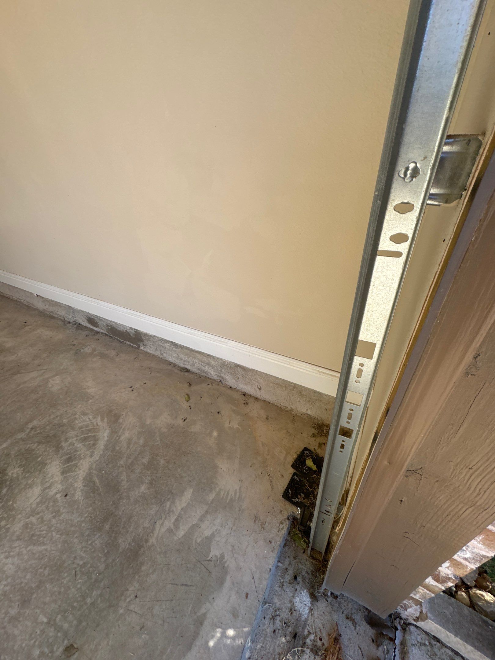 Total Home Refinement: High-Gloss Garage & Custom Interior Storage by Tibi Soli LLC