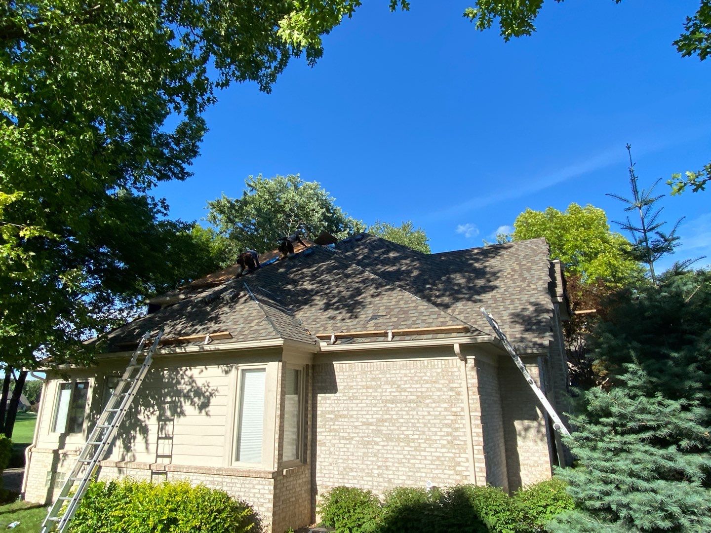 Roof Replacement using CertainTeed Landmark by 180 Contractors