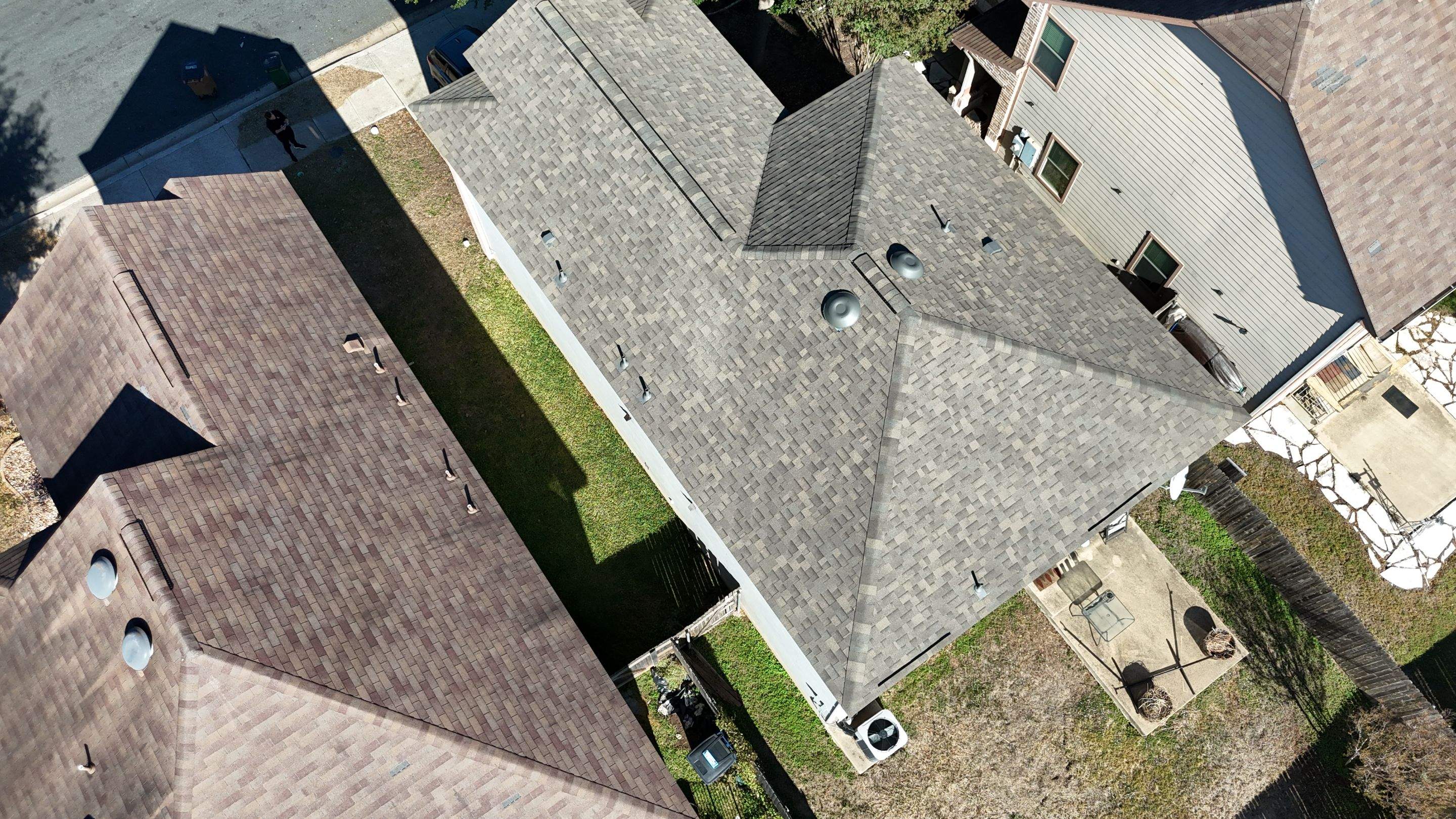 Weathered Wood - Malarkey Vista by RoofsOnly.com