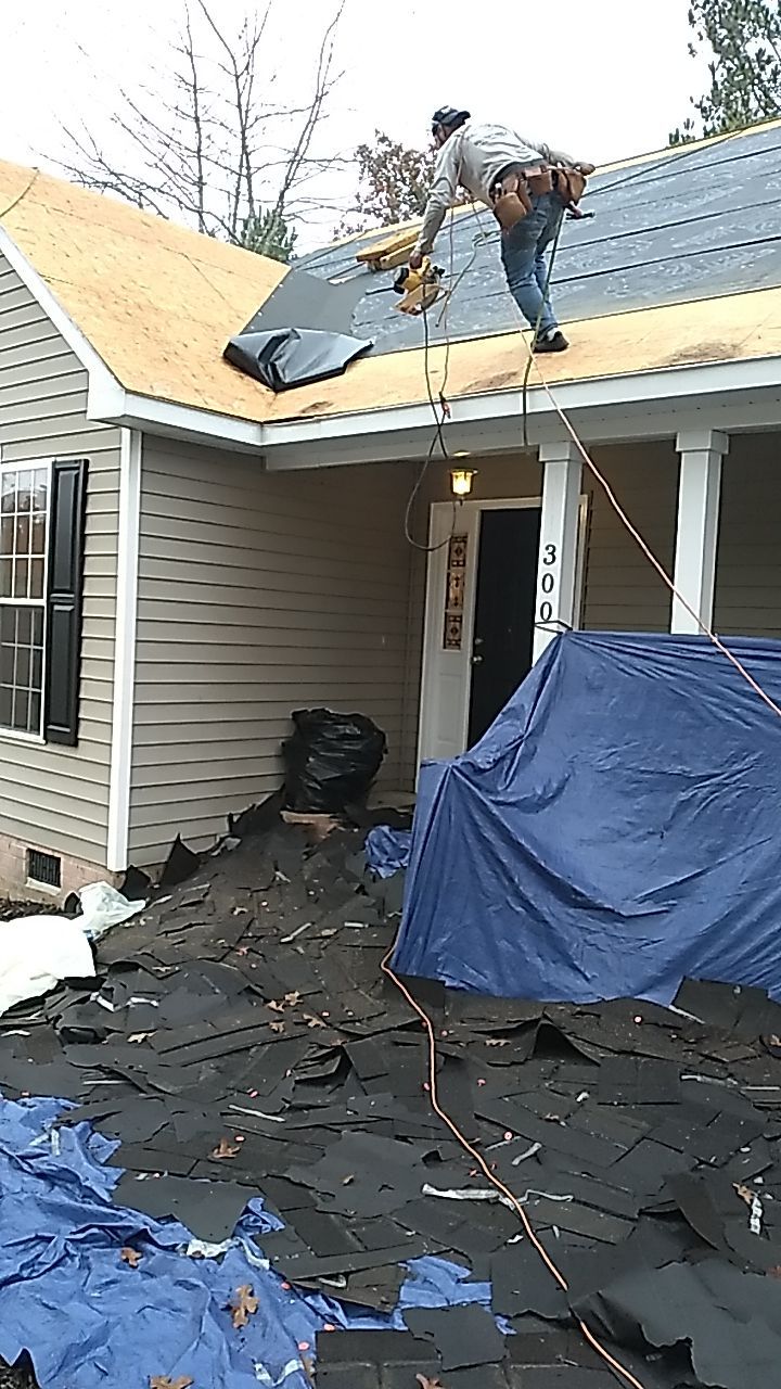 Residential Roofing Installation using Owens Corning Oakridge- Williamsburg Gray by Indigo State Roofing