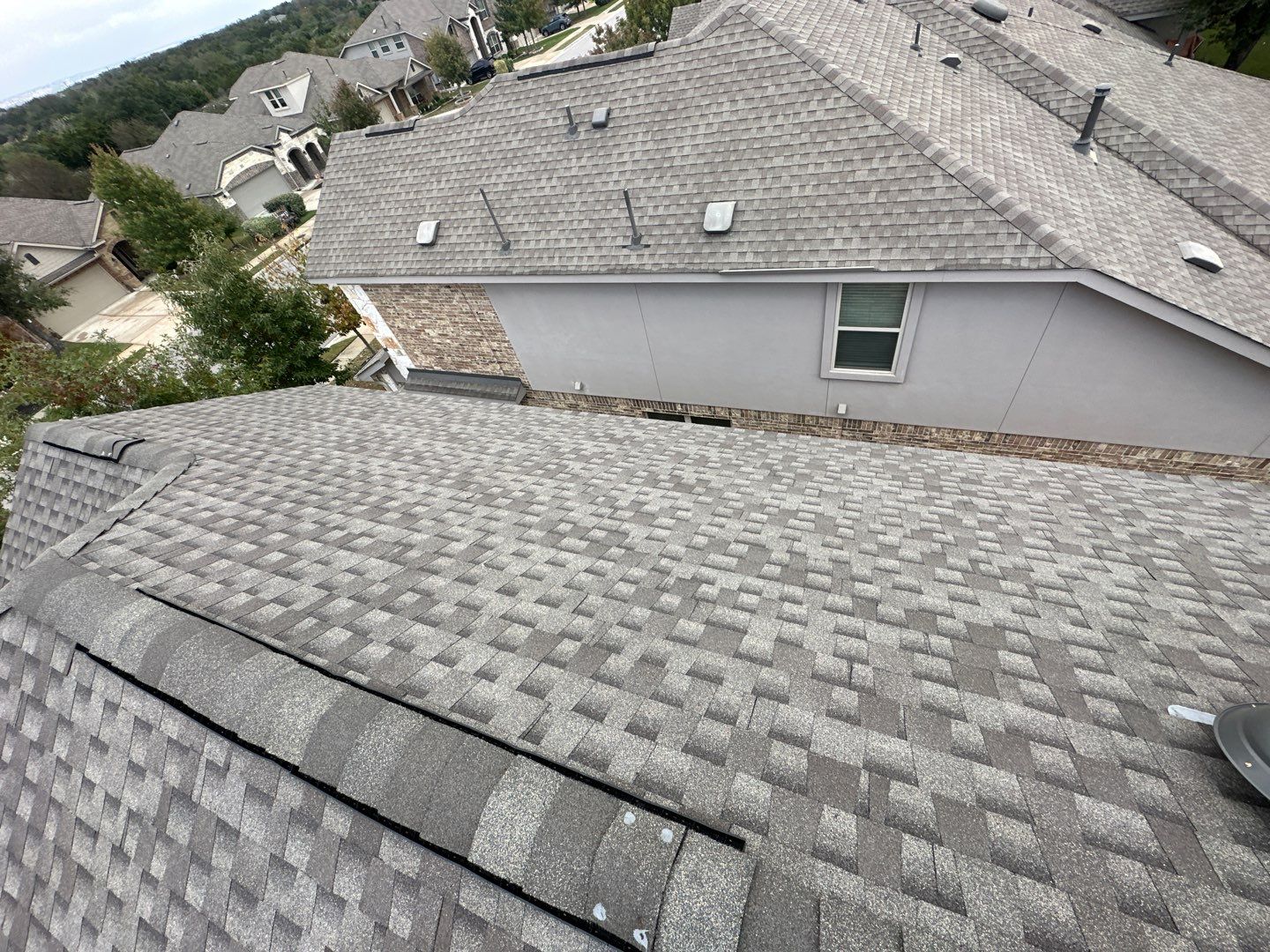 GAF HDZ - Weathered Wood by Elite Roofing LLC