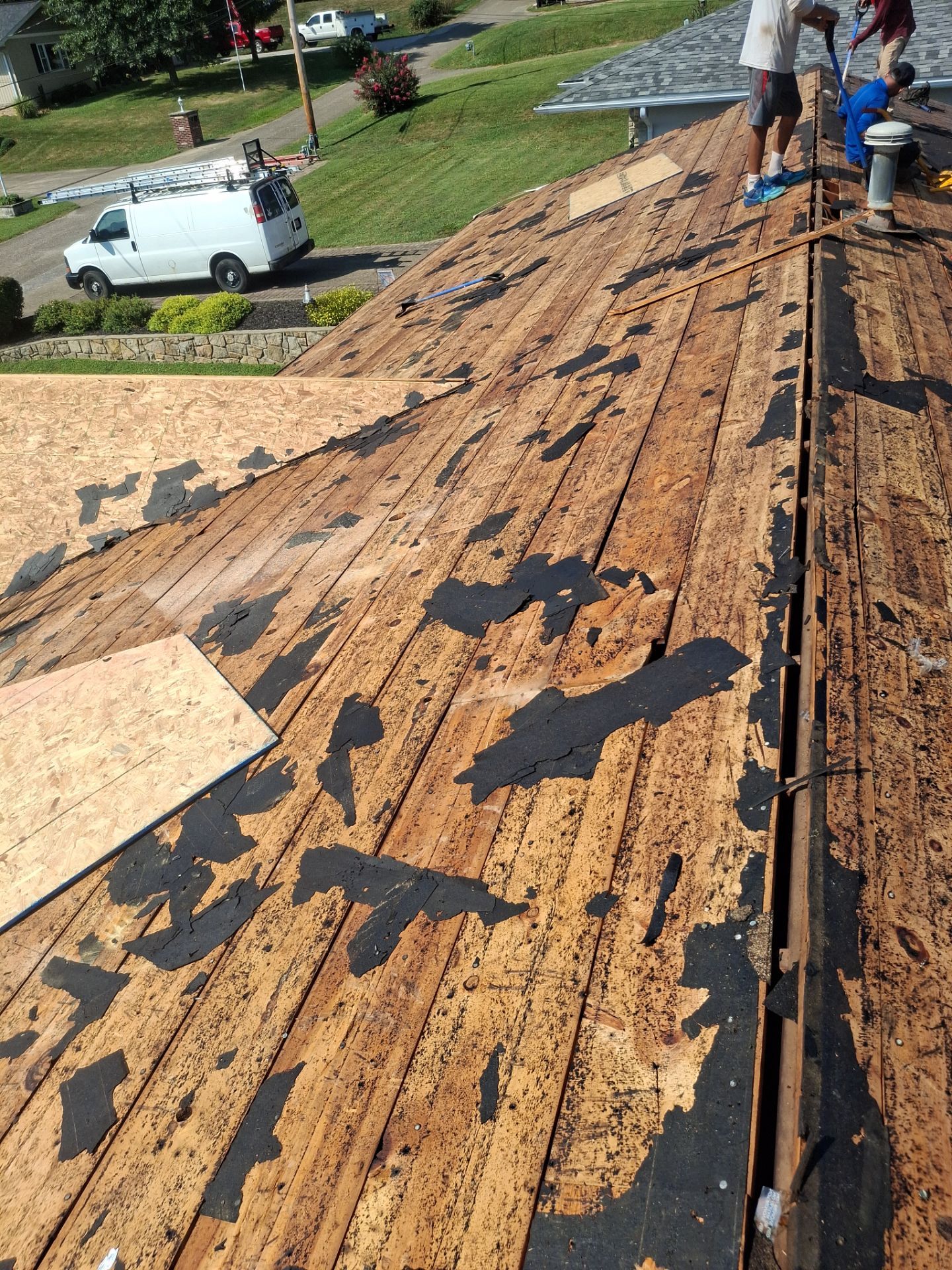 Residential Roofing Installation using GAF Timberline HDZ Charcoal by Rainstoppers Roofing