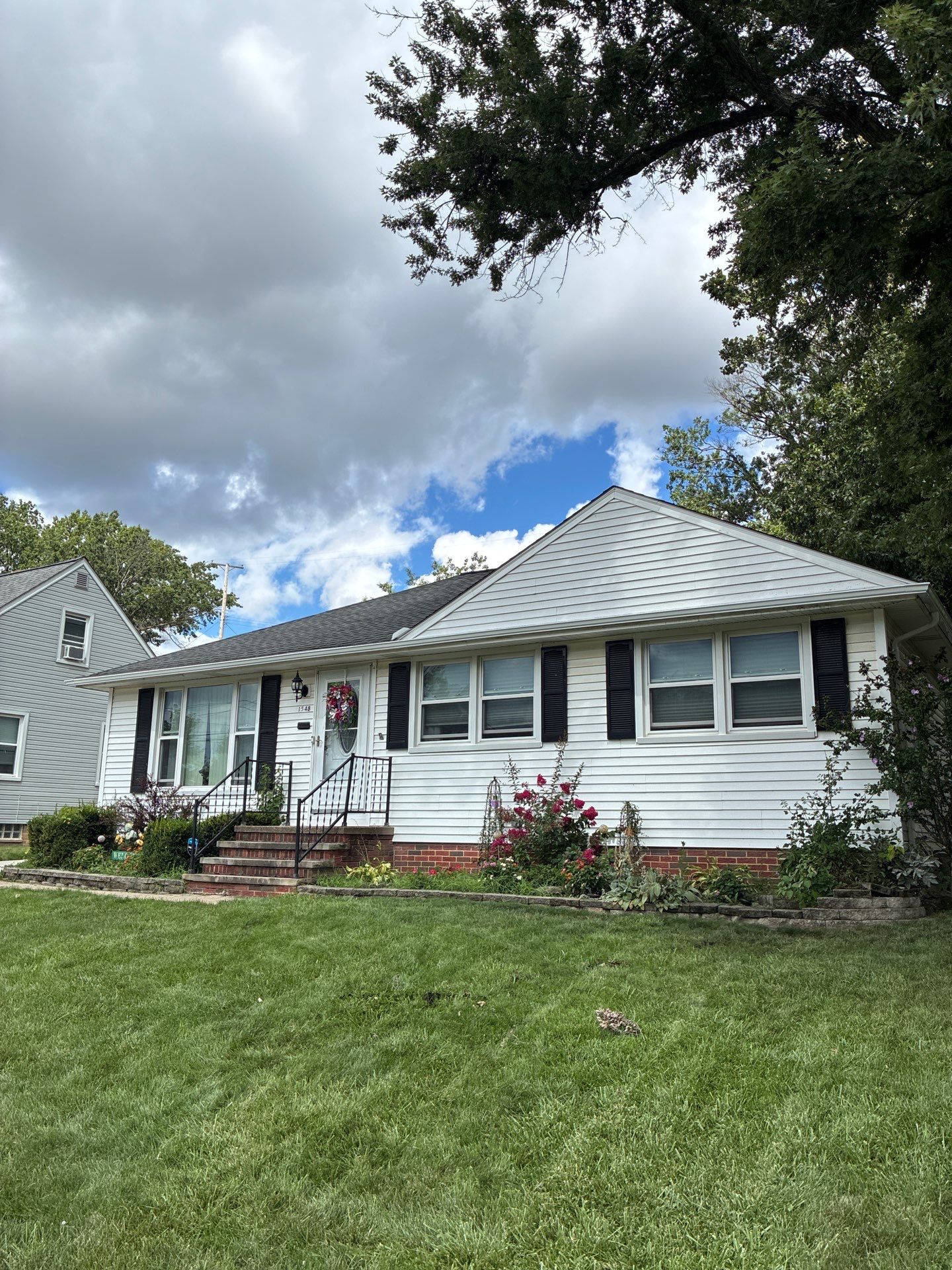 5, seamless gutter  by Hector’s gutter install 