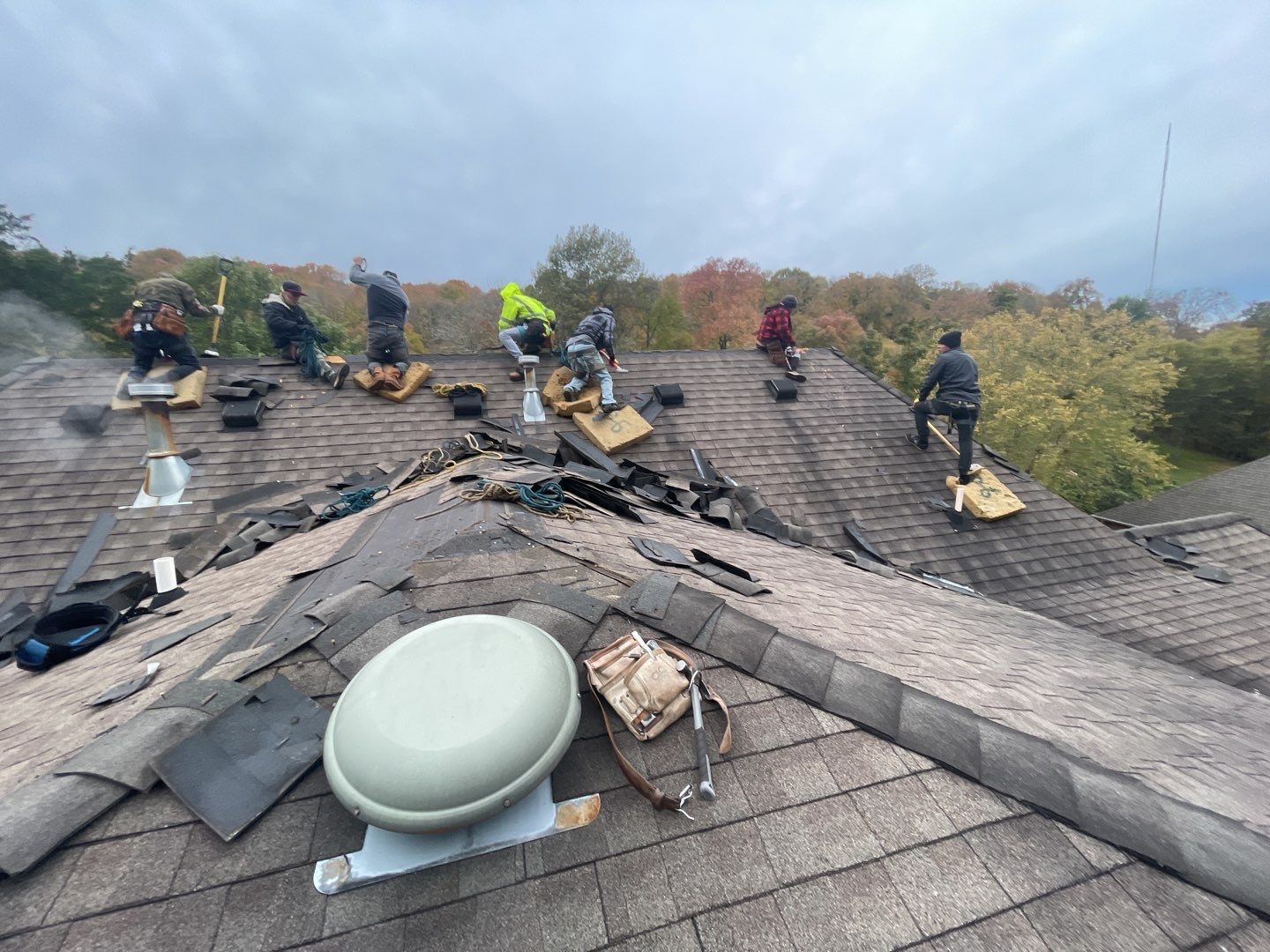 Residential Roofing Installation using Owens Corning Duration Shingles Roofing System by Undersun Roofing 