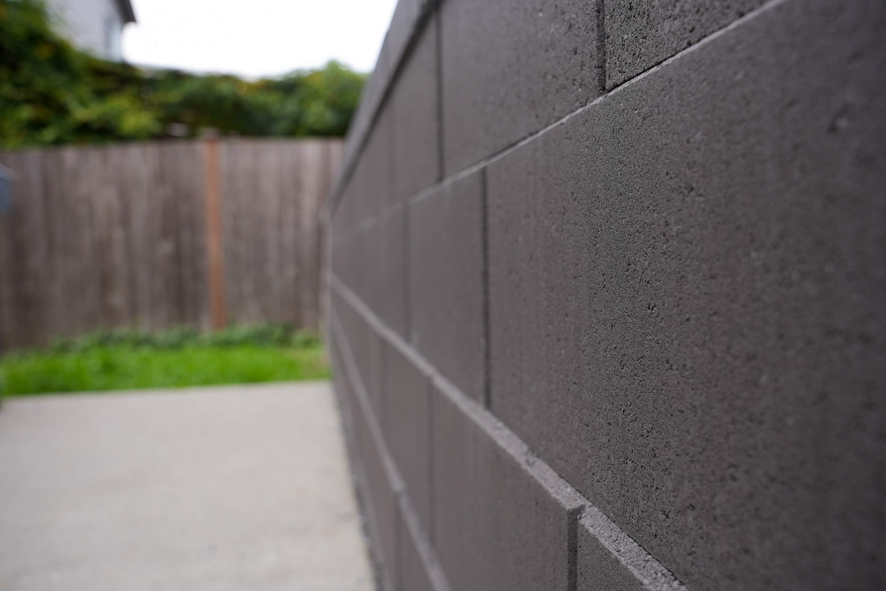 Jireh Outdoor Projects | Retaining Wall & Fence Build by Jireh Asphalt & Concrete Inc 