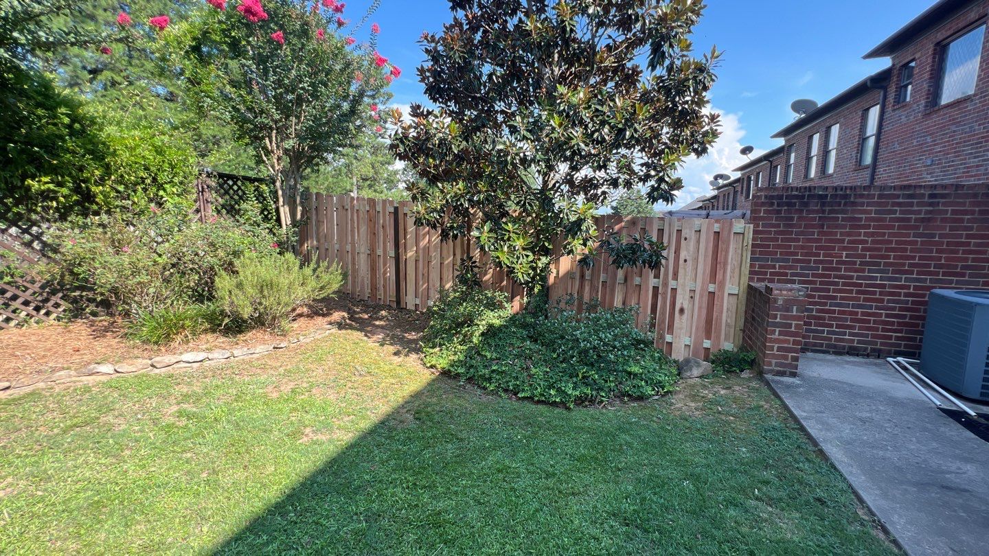 Lake Crest - Fence by Pillar and Pine