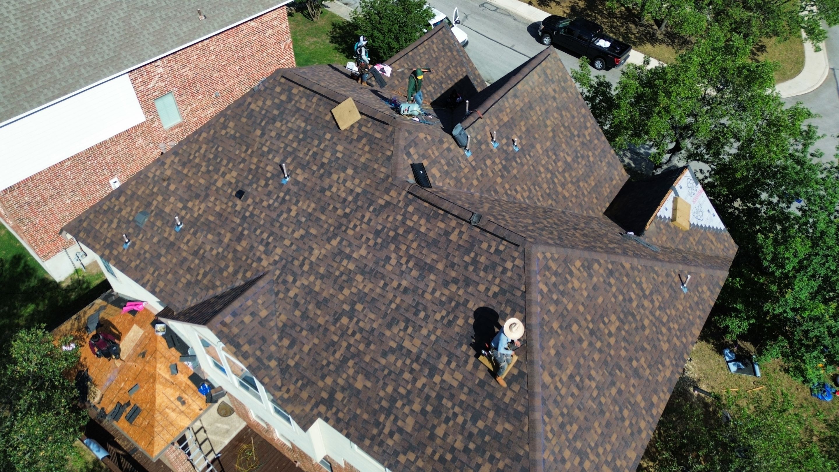 Residential Roof Replacement using Owens Corning 30 year Architectural Shingles by Premier Roofing and Contracting