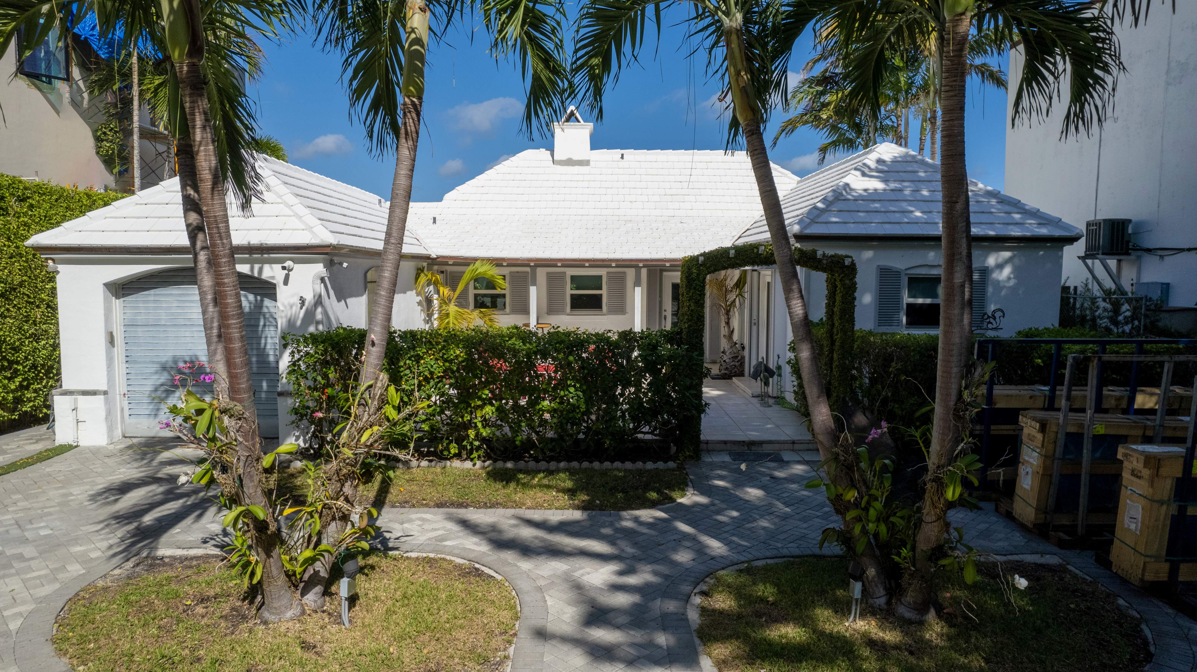 Crown Windsor Slate - Polar White by Istueta Roofing