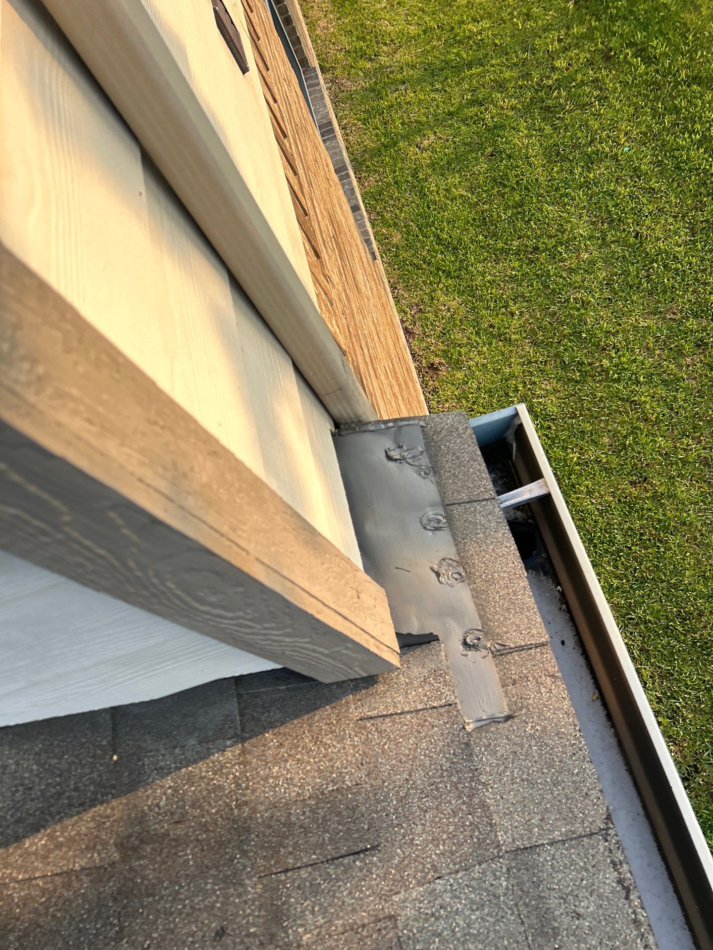 Hail Damage using Owen's Corning Duration (Lifetime) Shingles by Roof Repair Company
