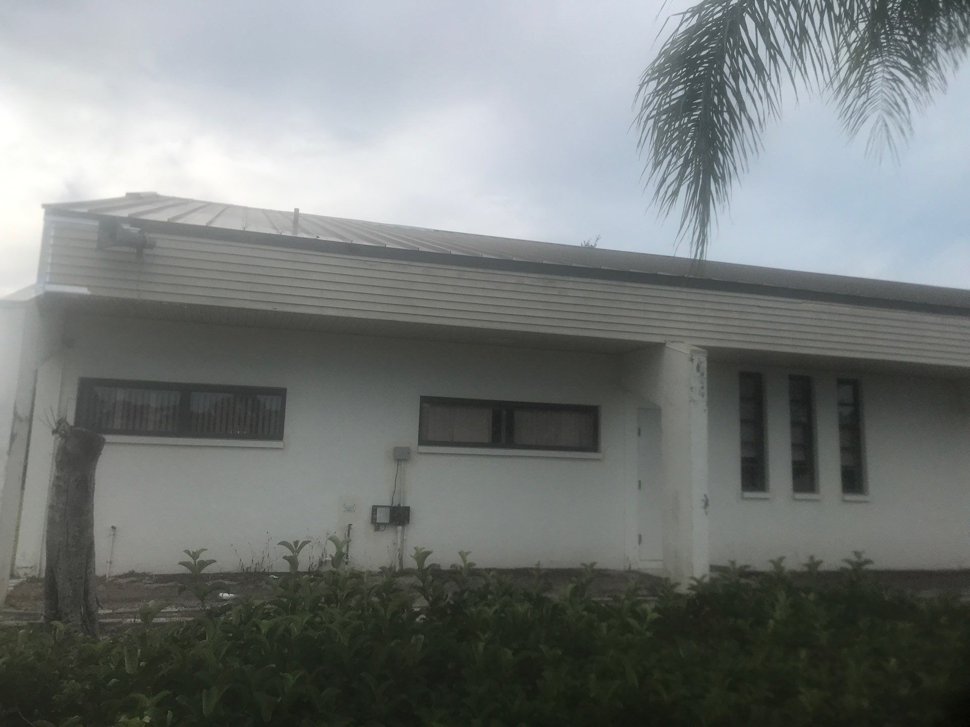 Cameo Gutters using Aluminum Seamless Gutters in Cape Coral FL by Gutter Professors