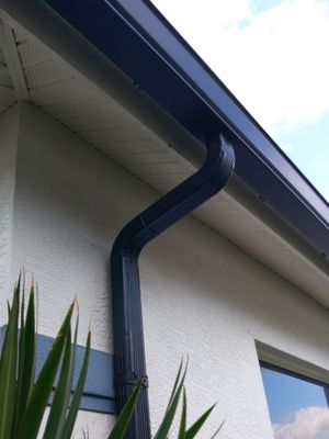 Black Seamless Gutters 