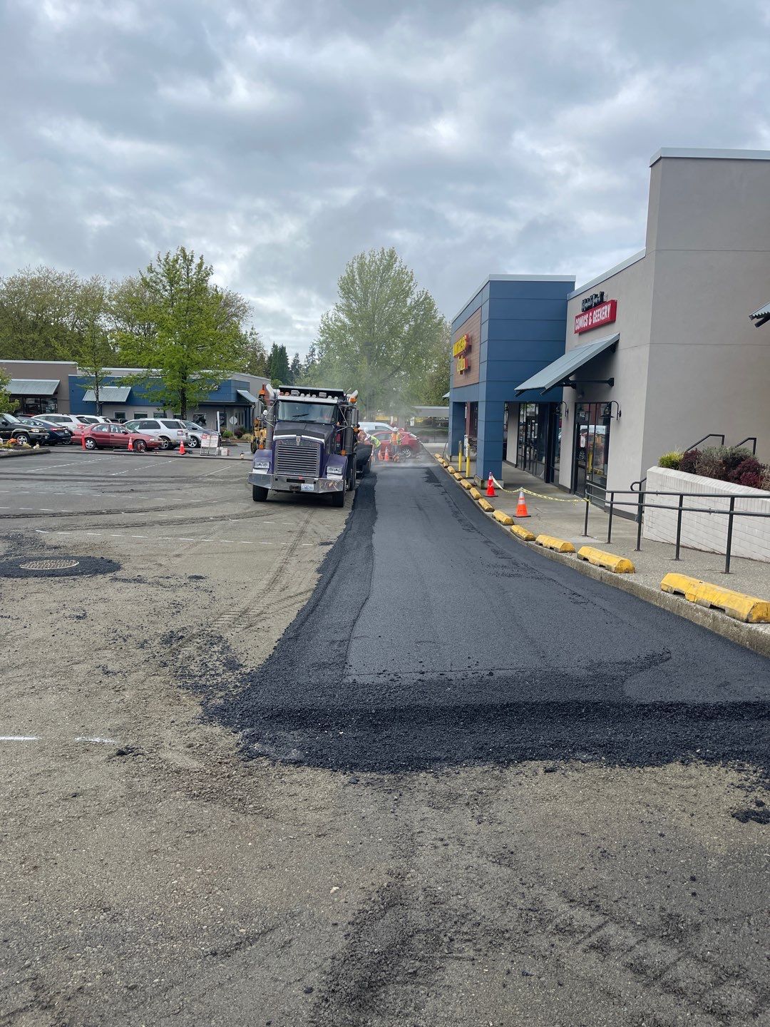 Colliers - Woodinville New Asphalt Parking Lot by Jireh Asphalt & Concrete Inc 