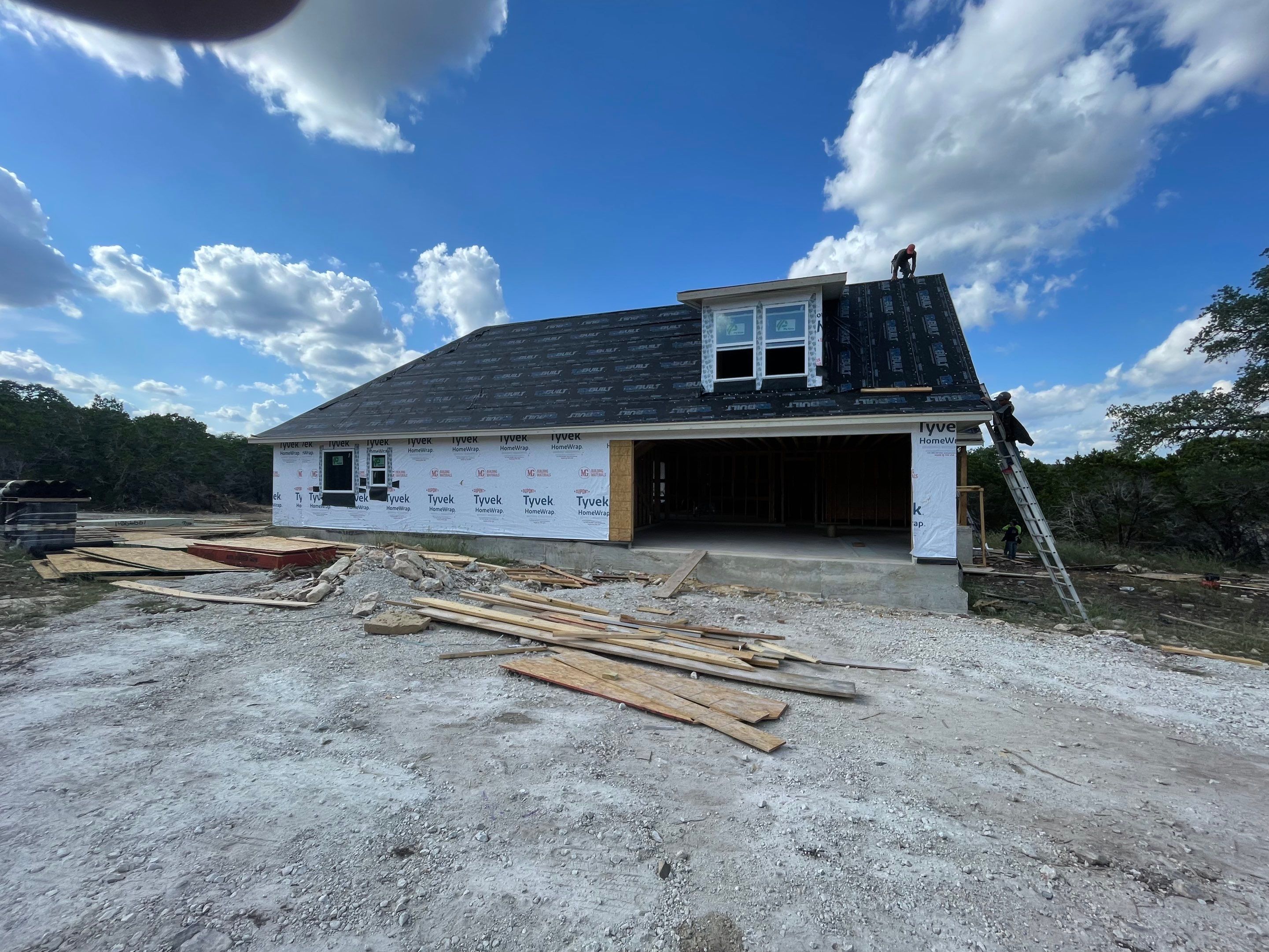 New Home Construction using Owens Corning 30 year Architectural Shingles by Premier Roofing and Contracting