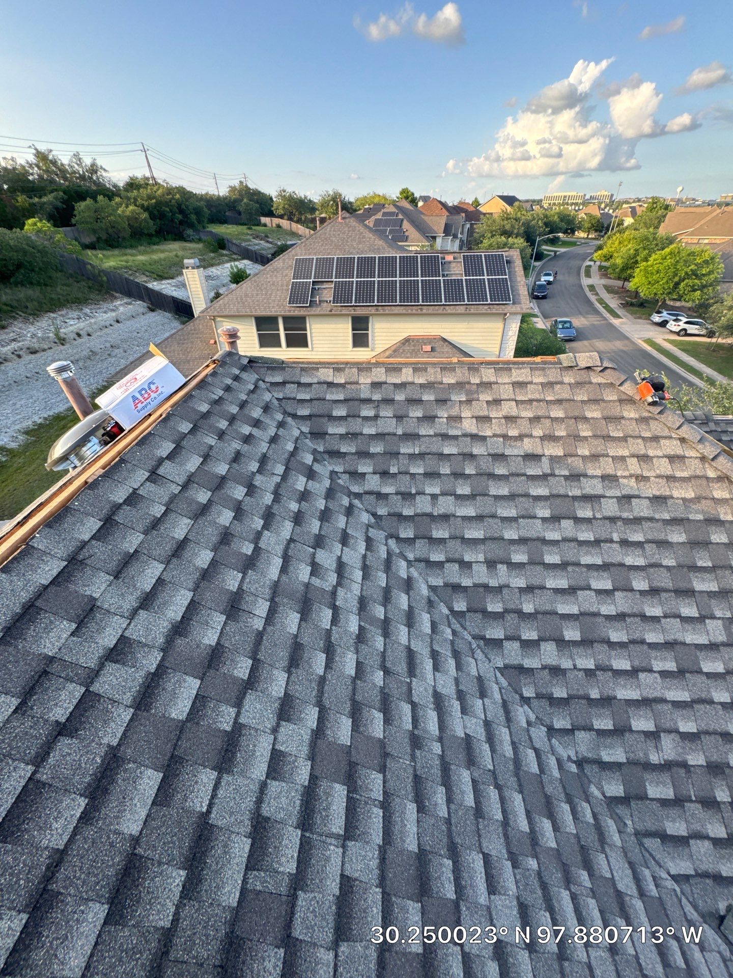 GAF UHDZ - Weathered Wood by Elite Roofing LLC