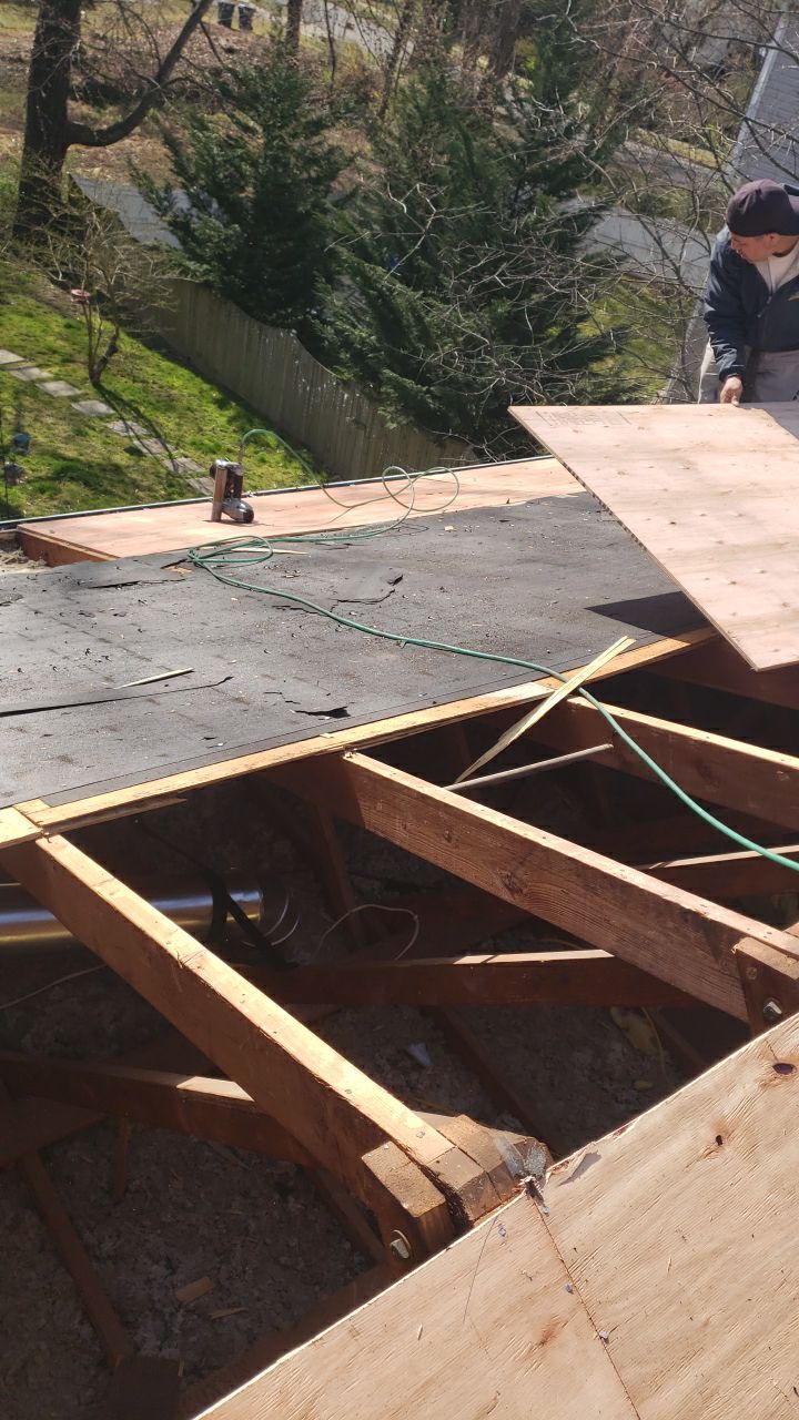 Falls Church - Certainteed Landmark Charcoal Black Roof Project by RM Banning, Inc.