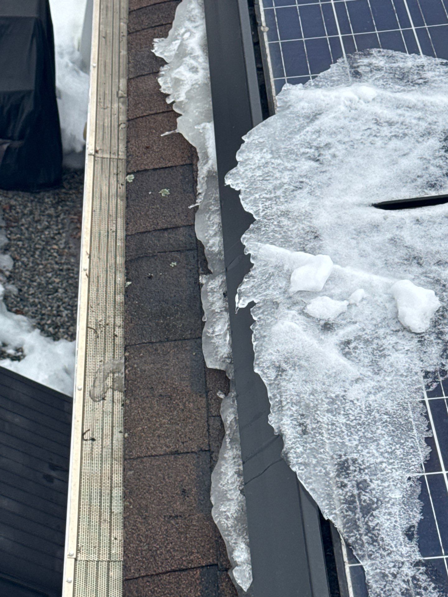 Ice Dam Removal & Snow Removal in Woburn, MA by Mighty Dog Roofing of Greater Middlesex County